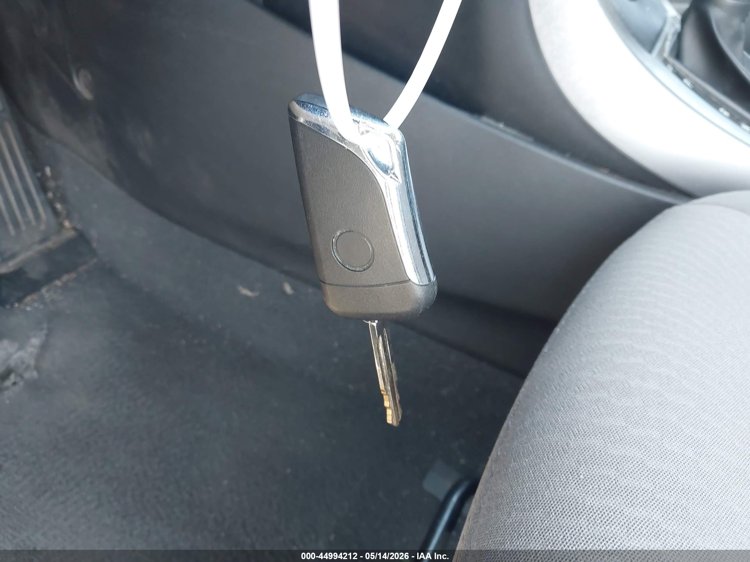 HYUNDAI ELANTRA image 11