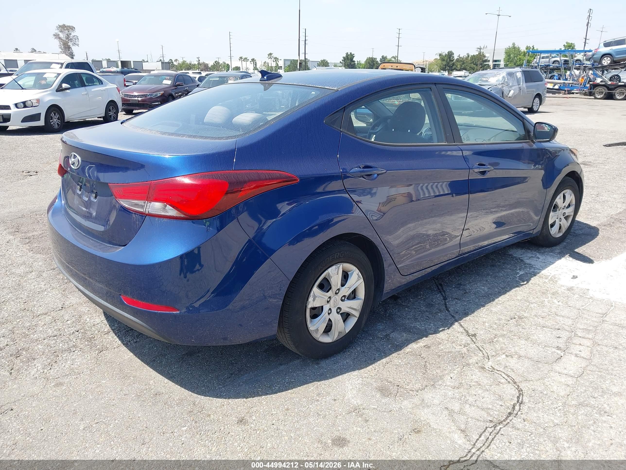 HYUNDAI ELANTRA image 4