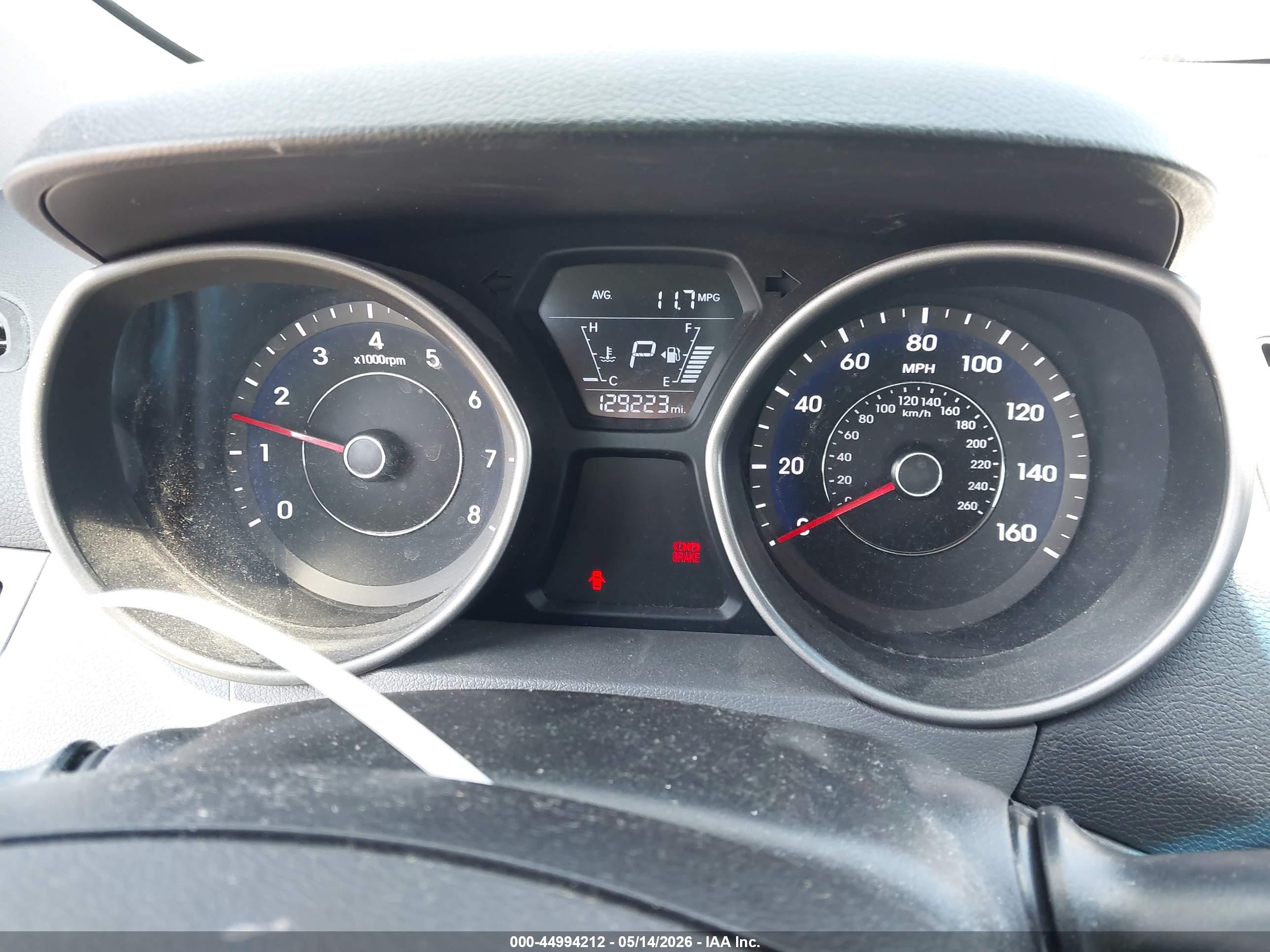 HYUNDAI ELANTRA image 7