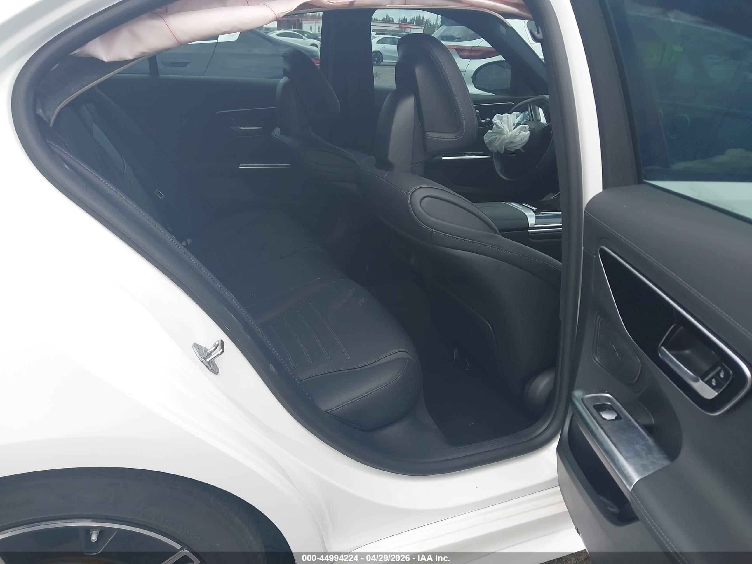 MERCEDES-BENZ C image 8