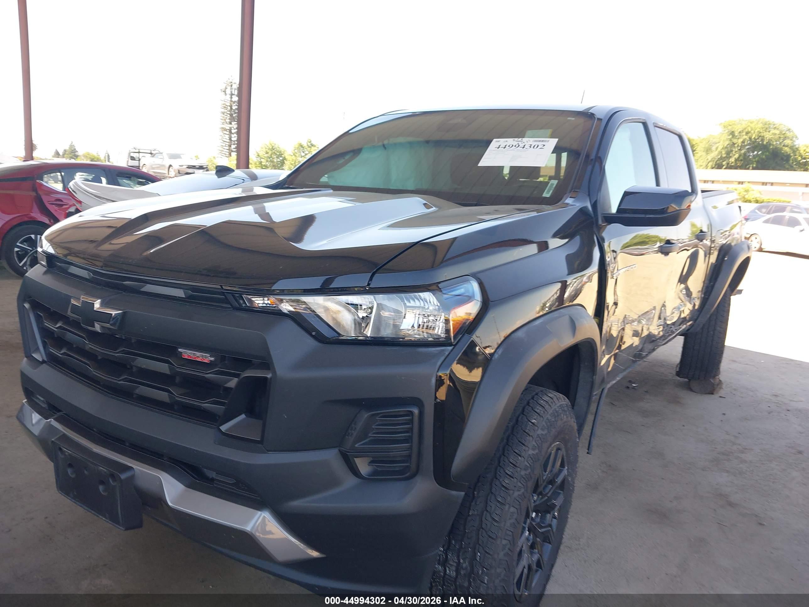 CHEVROLET COLORADO image 2