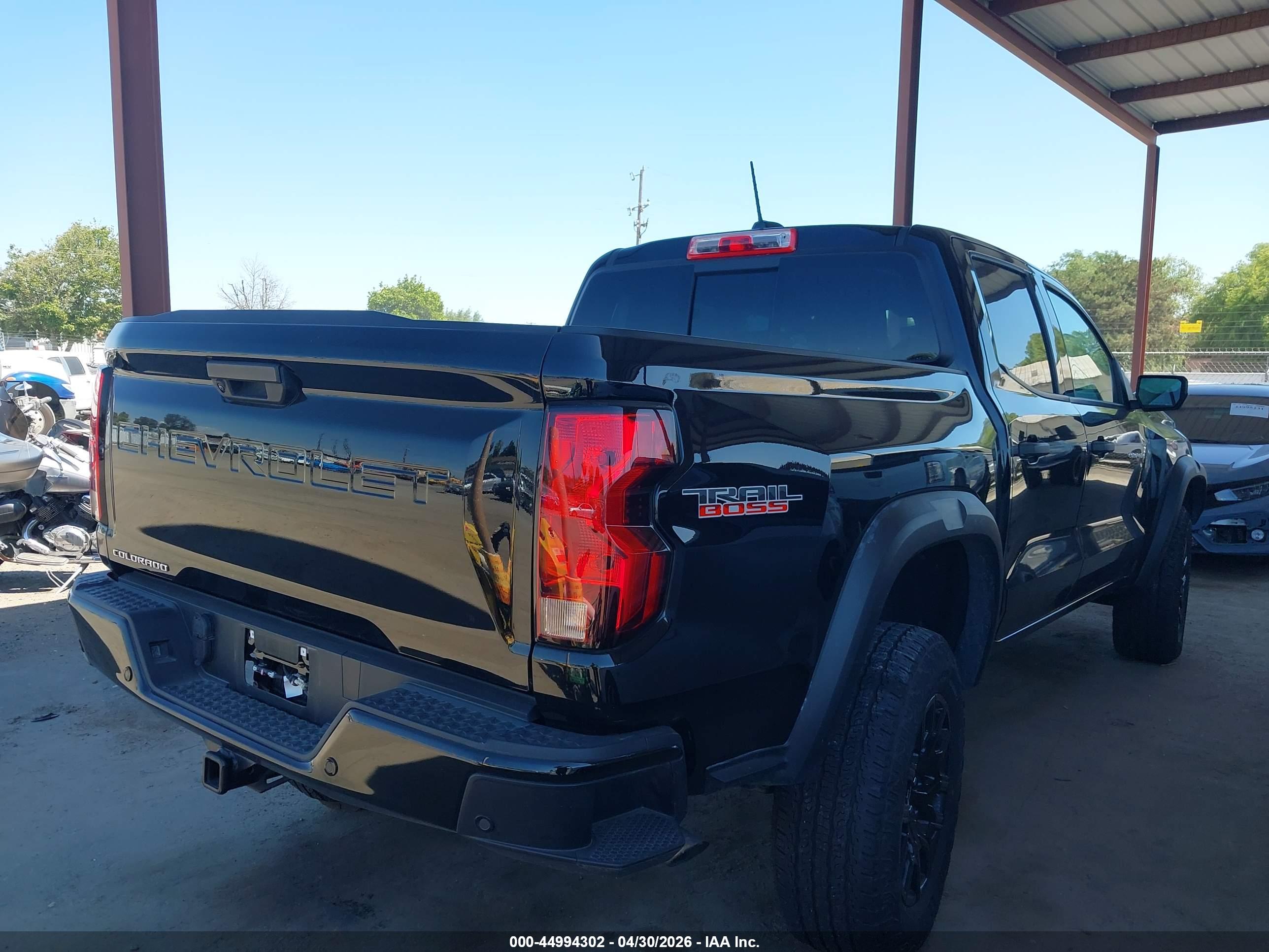 CHEVROLET COLORADO image 4
