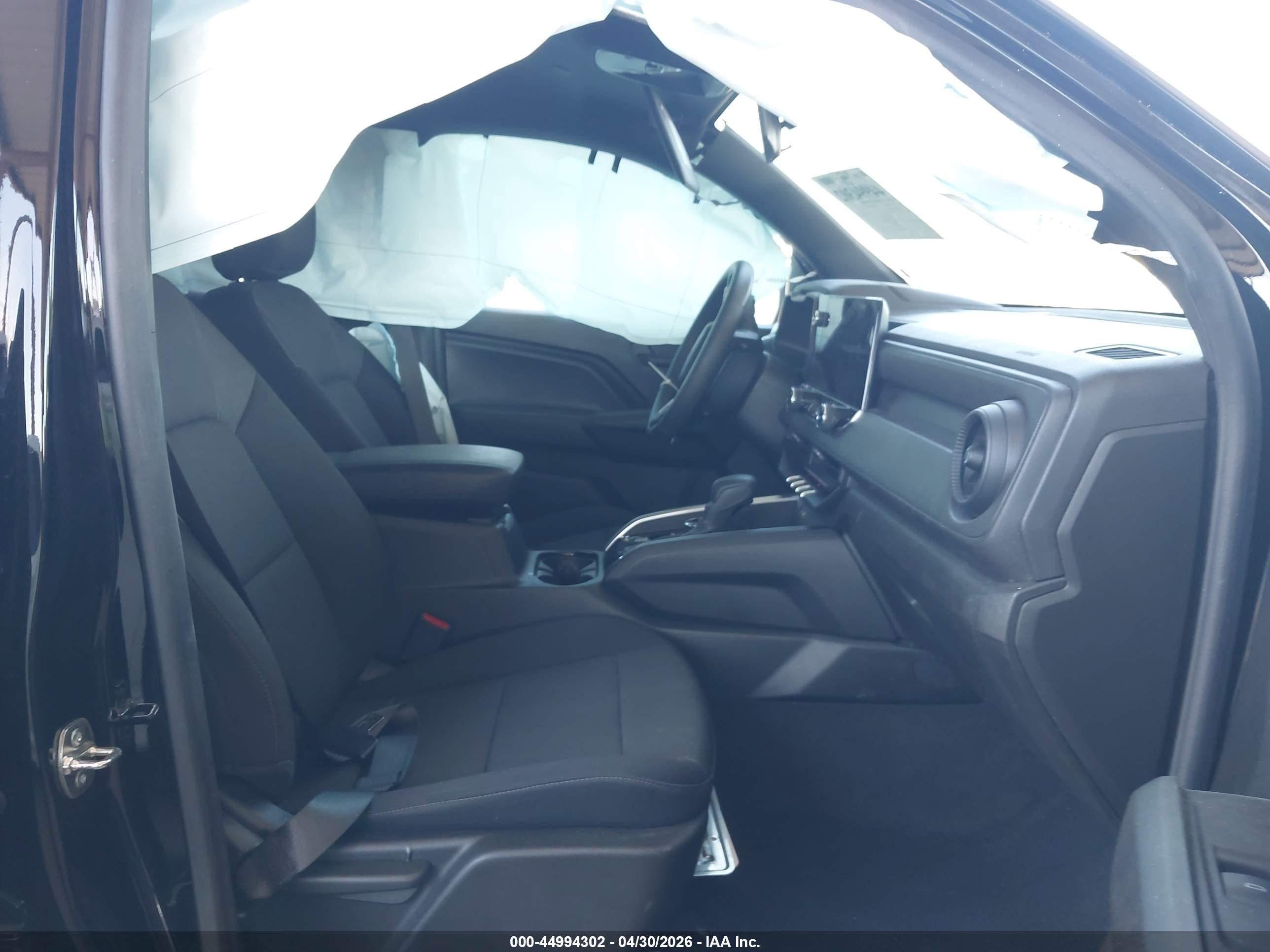 CHEVROLET COLORADO image 5
