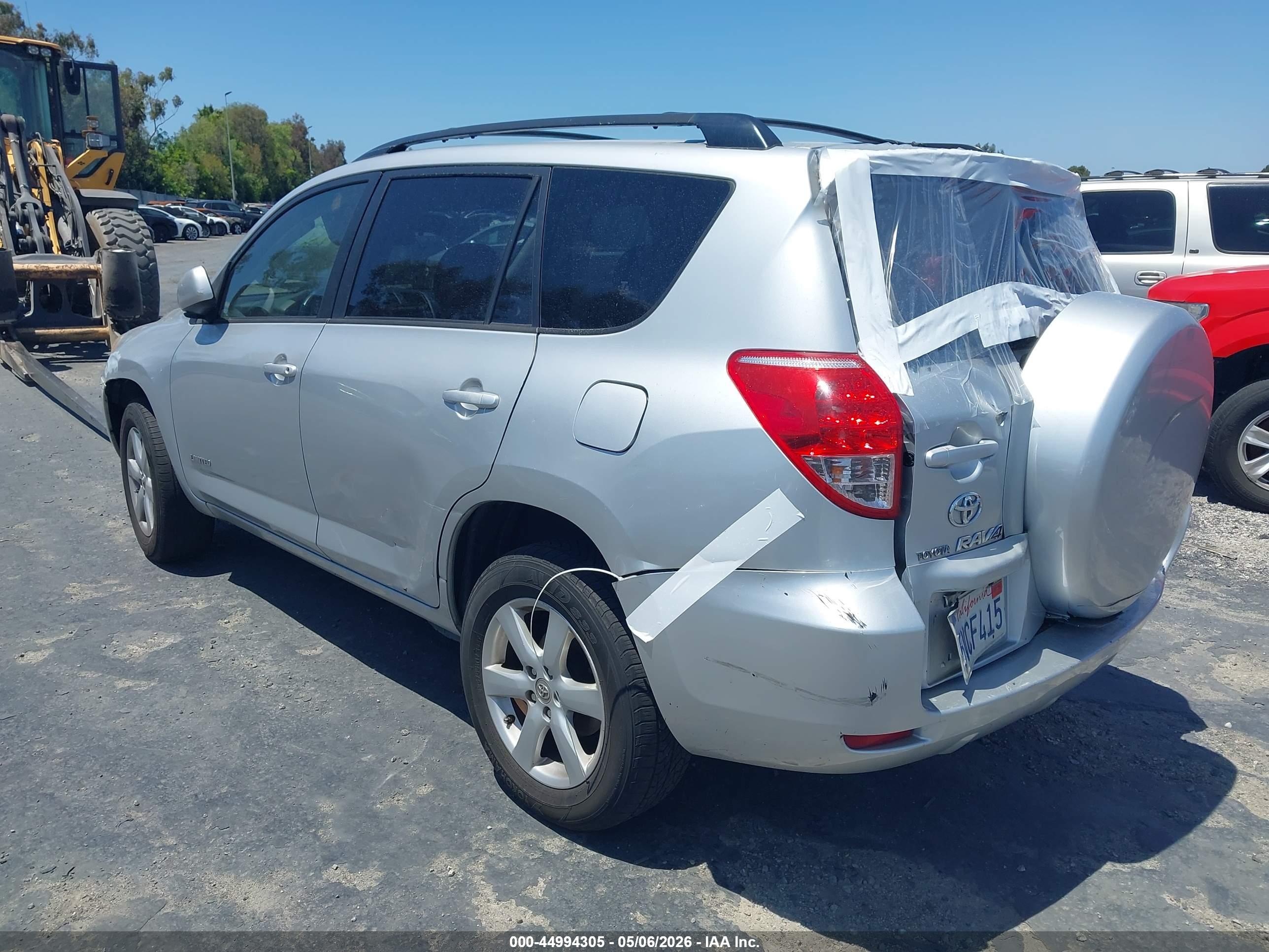 TOYOTA RAV4 image 3