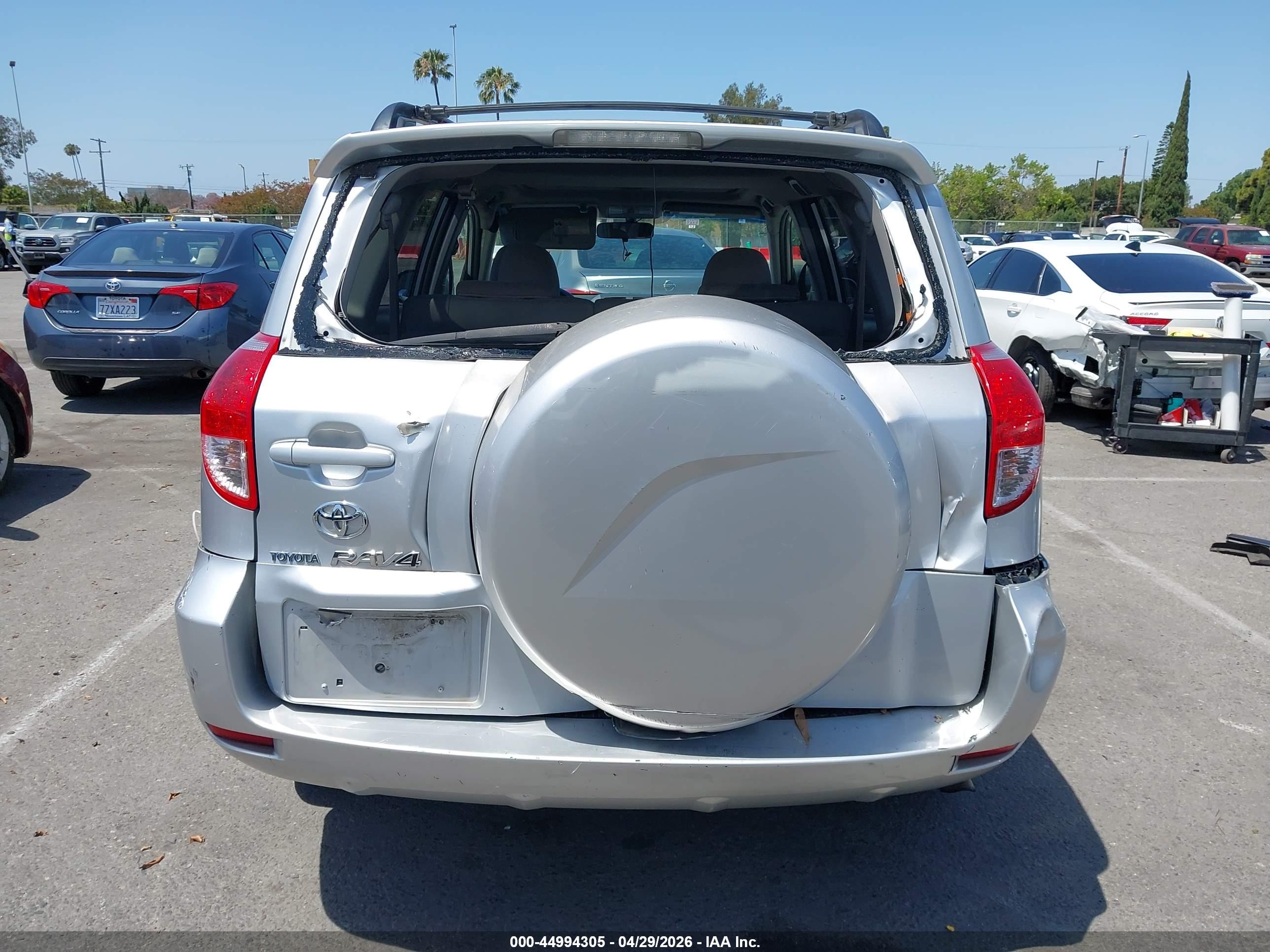 TOYOTA RAV4 image 6