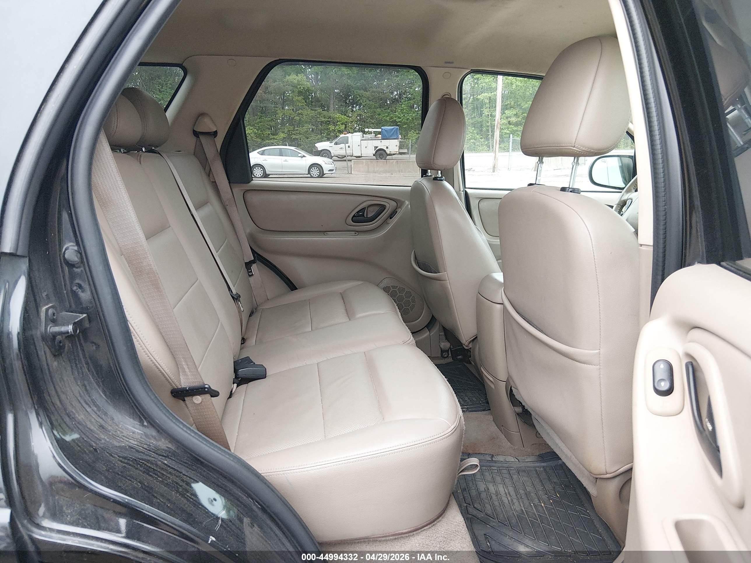 FORD ESCAPE image 8