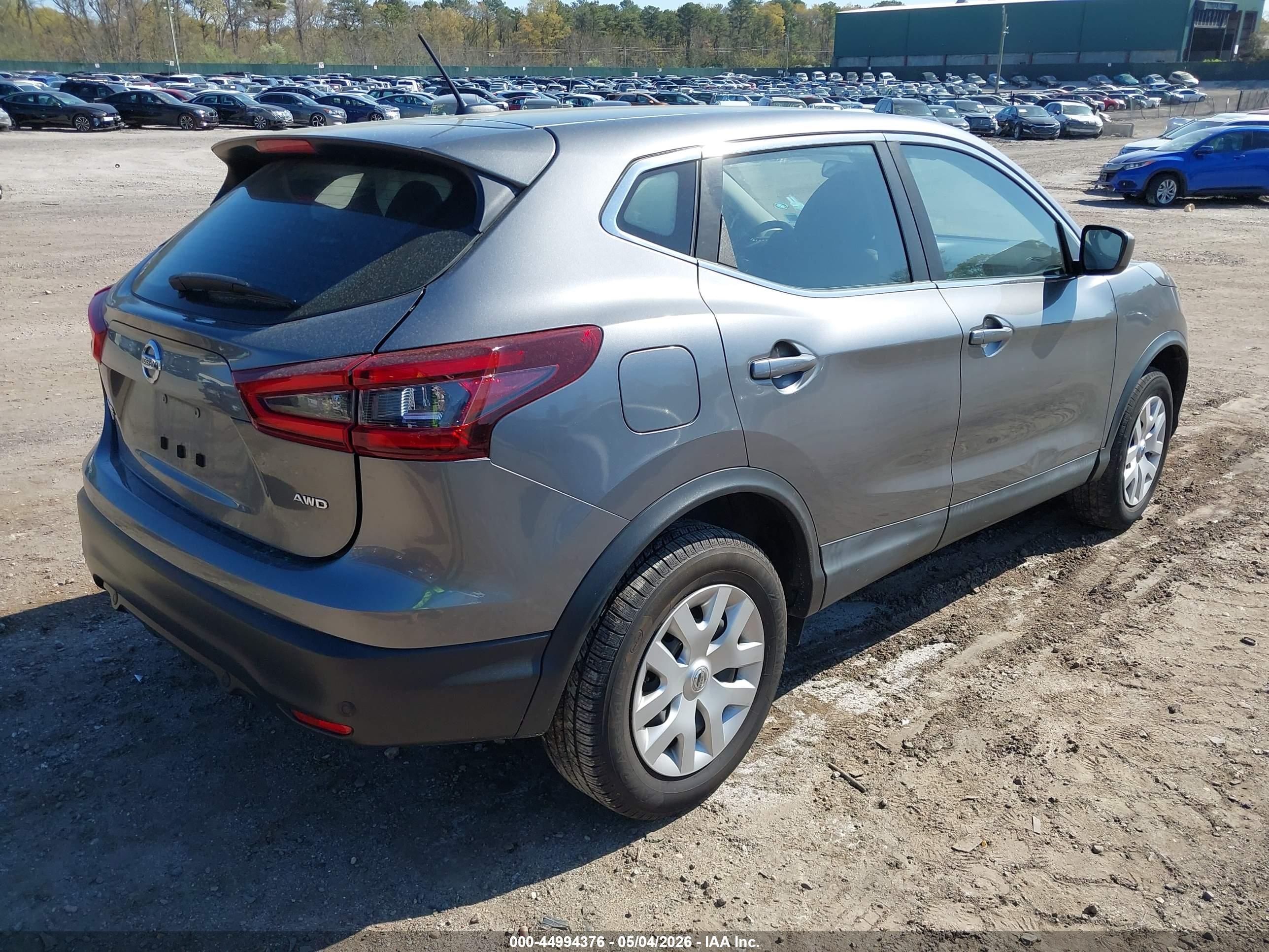 NISSAN ROGUE image 4