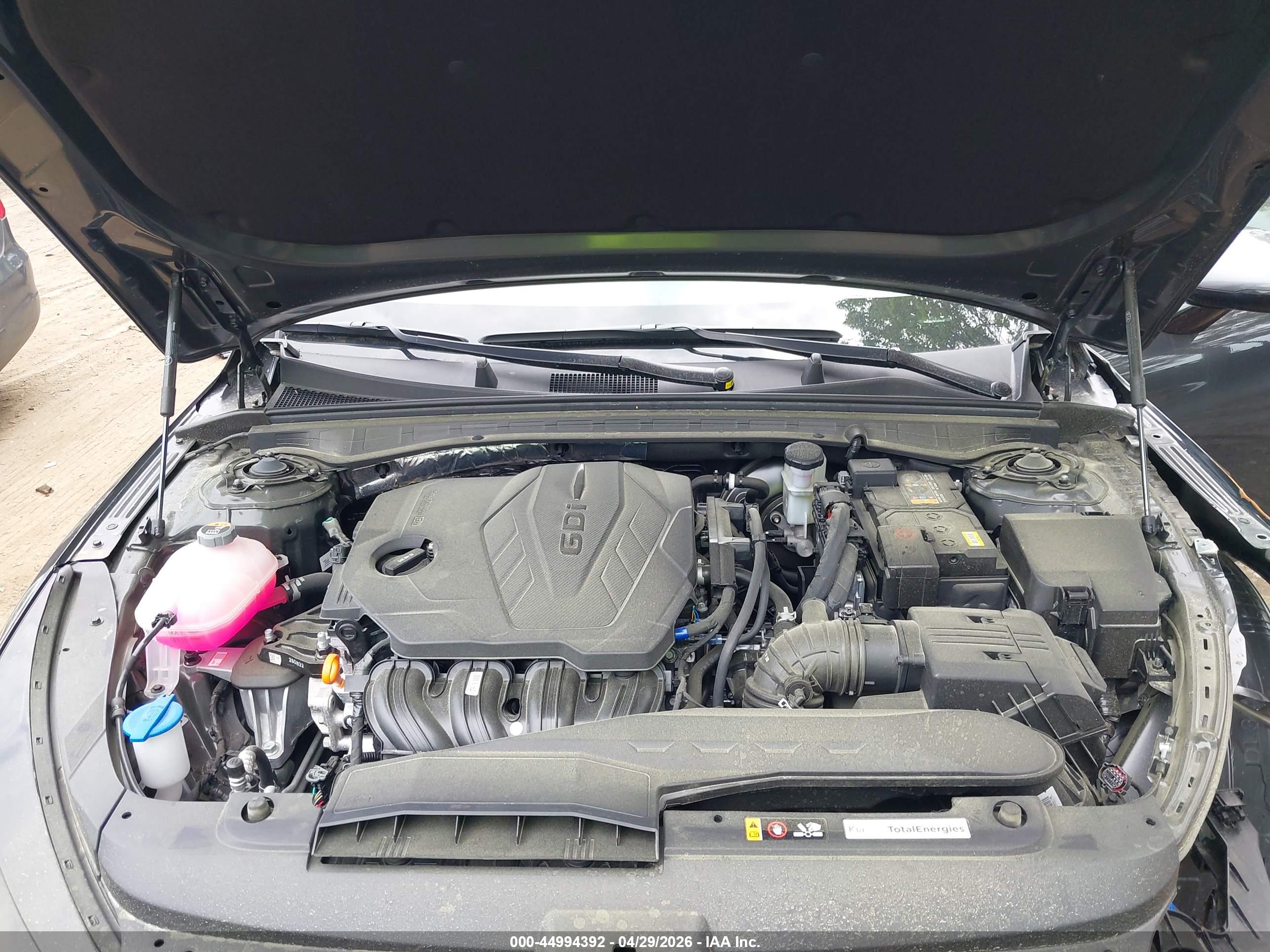 KIA K5 image 10