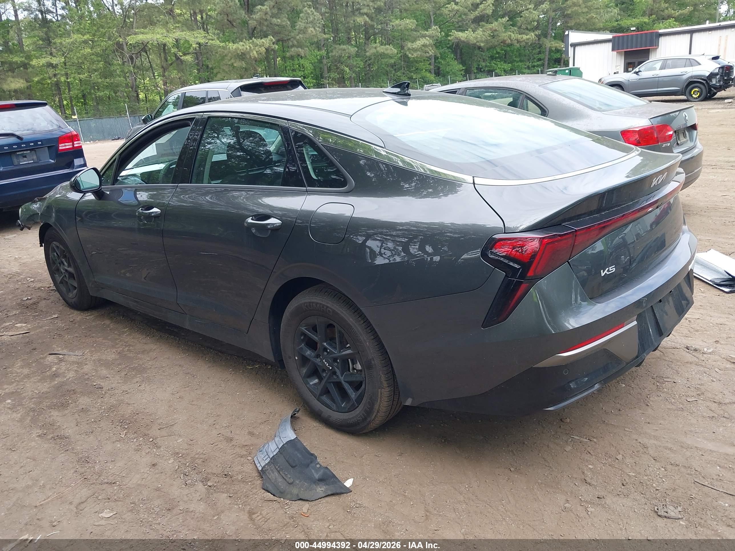 KIA K5 image 3