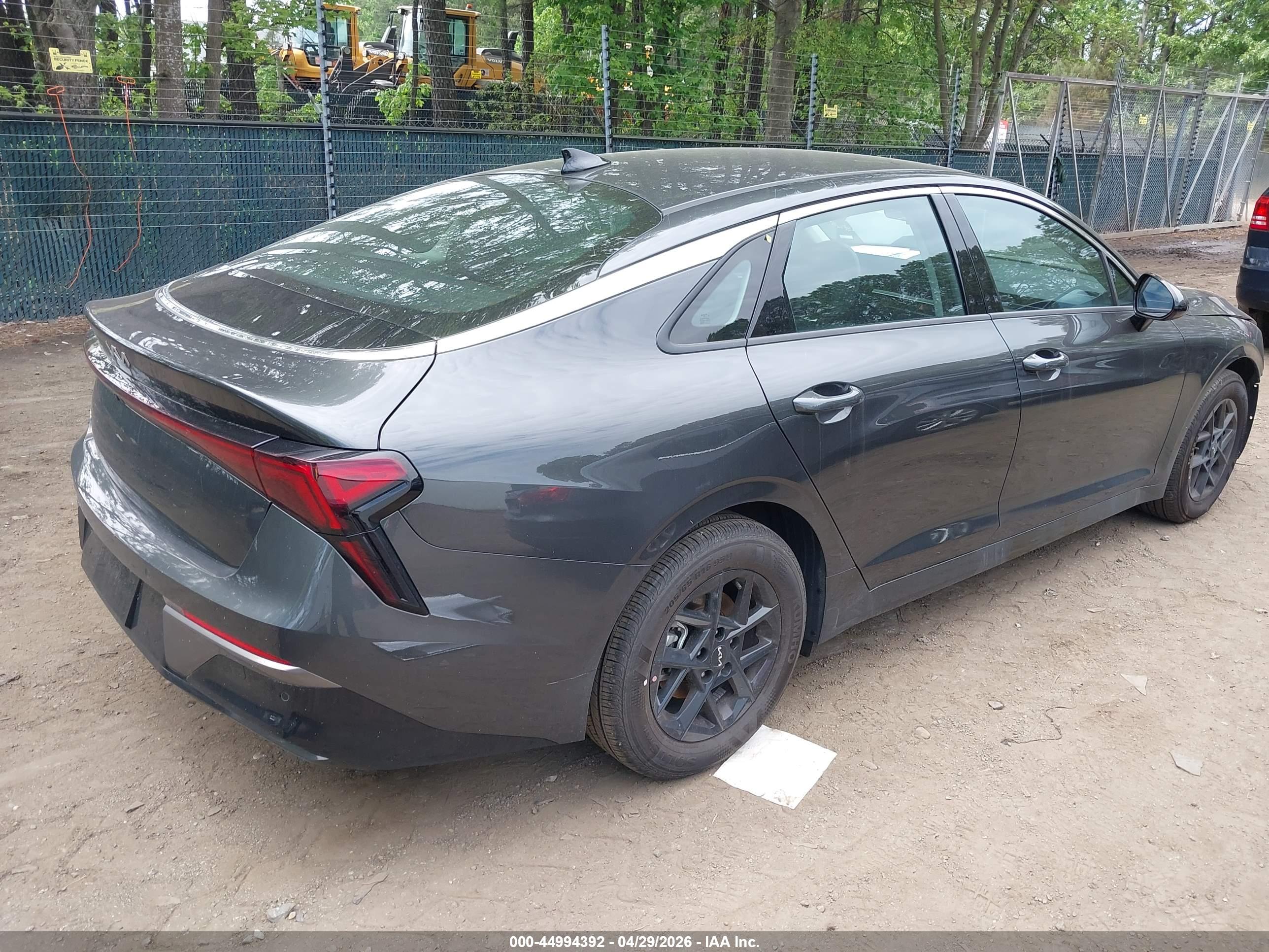 KIA K5 image 4
