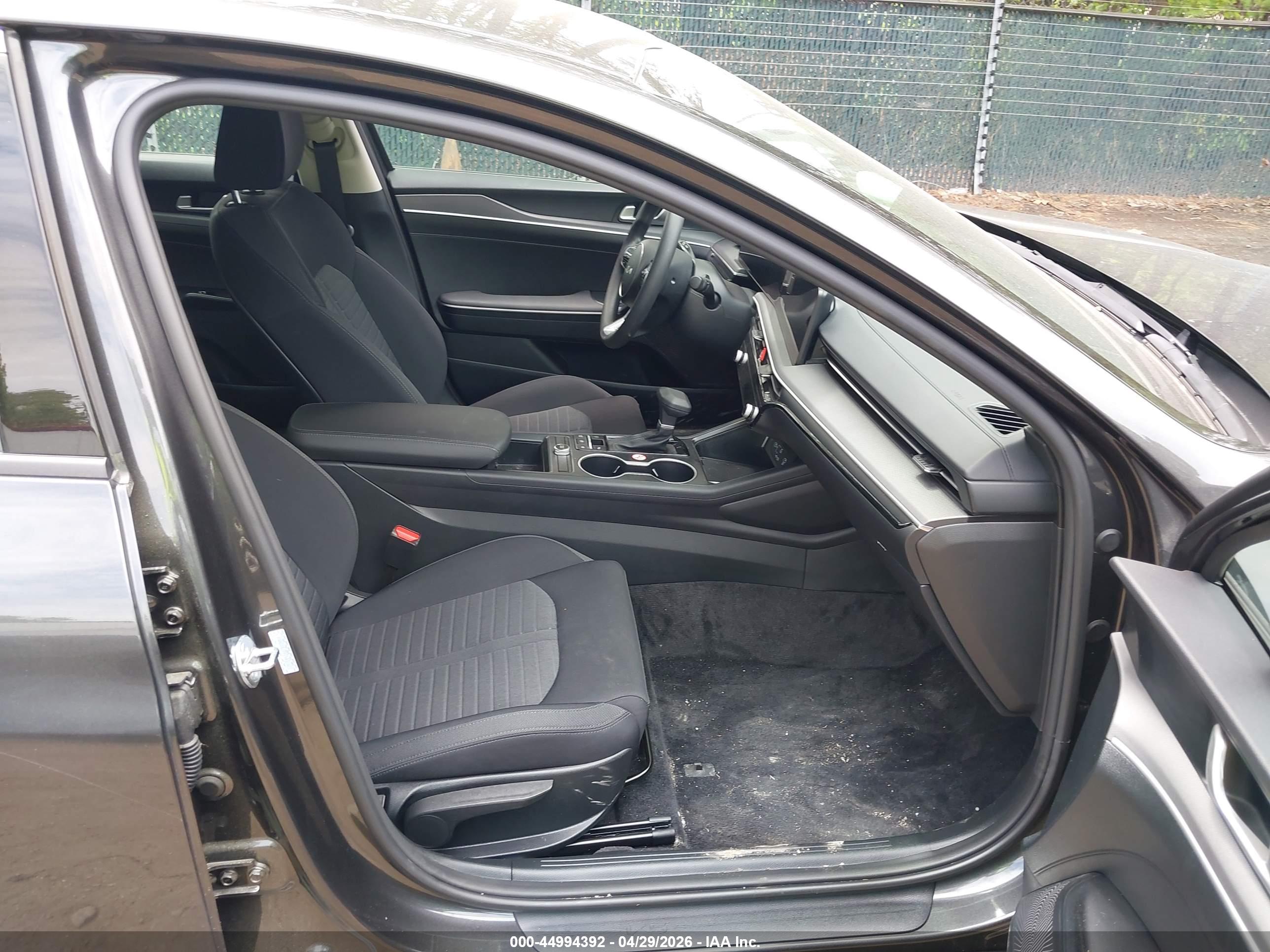 KIA K5 image 5