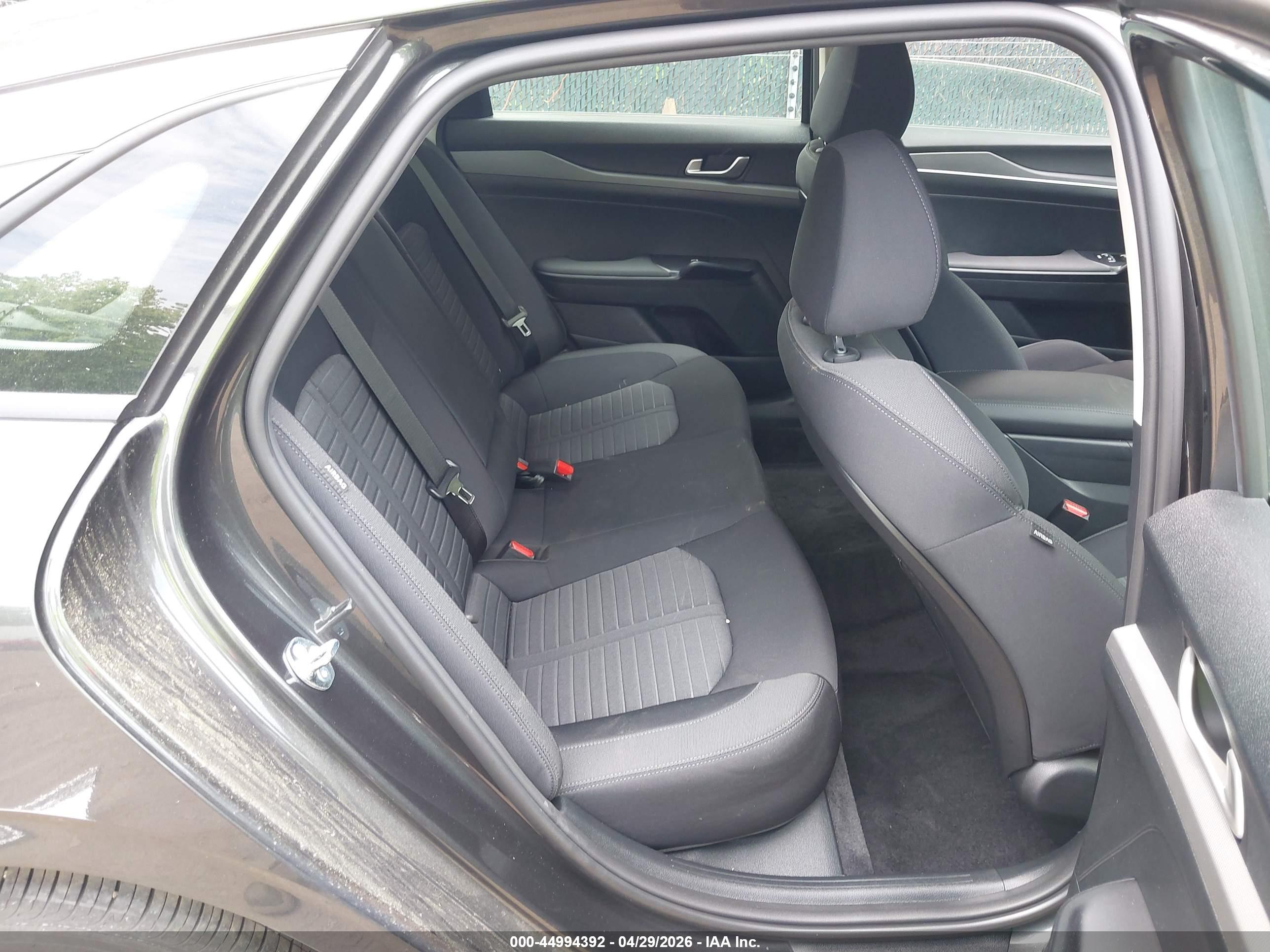 KIA K5 image 8