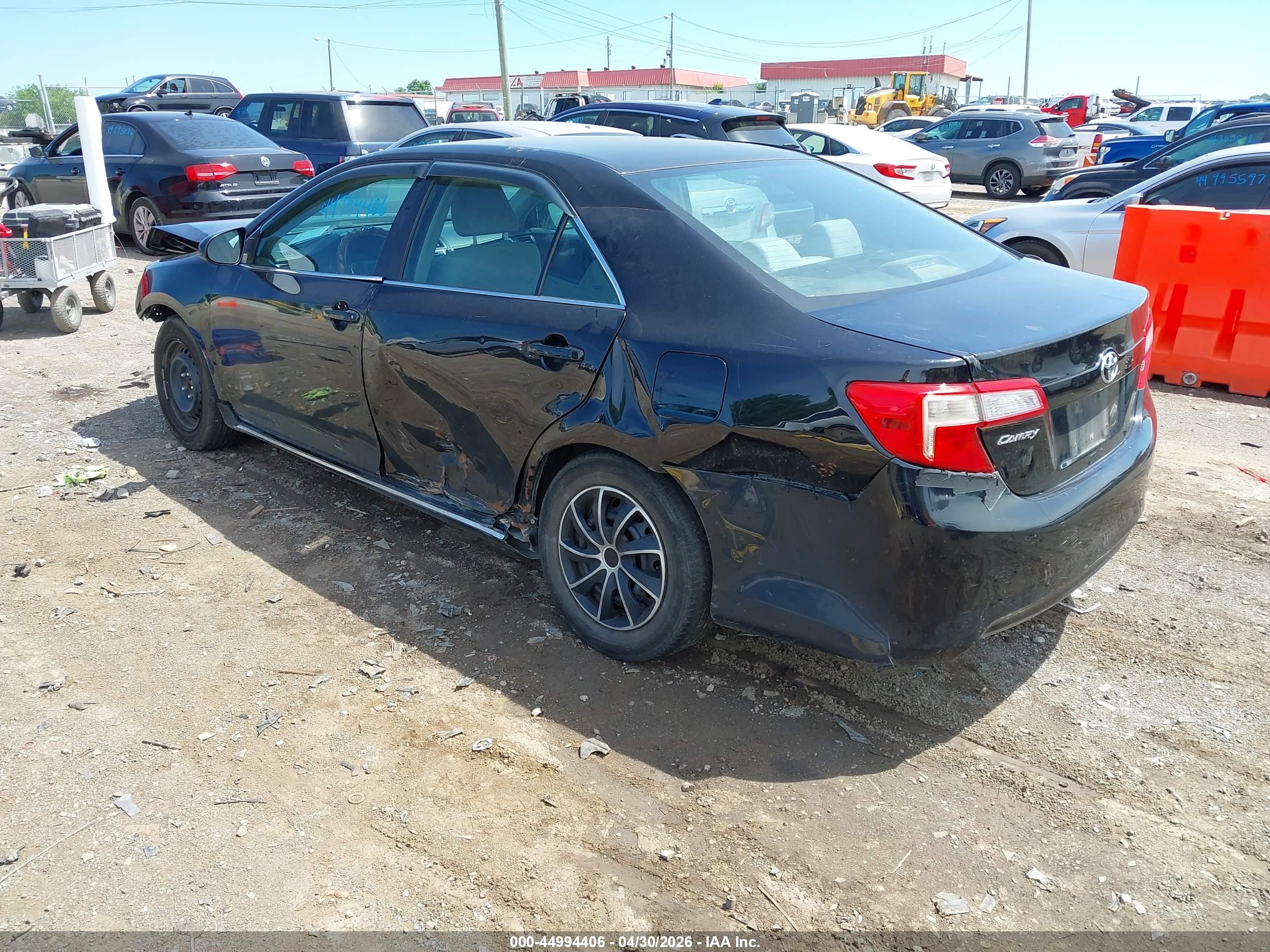 TOYOTA CAMRY image 3