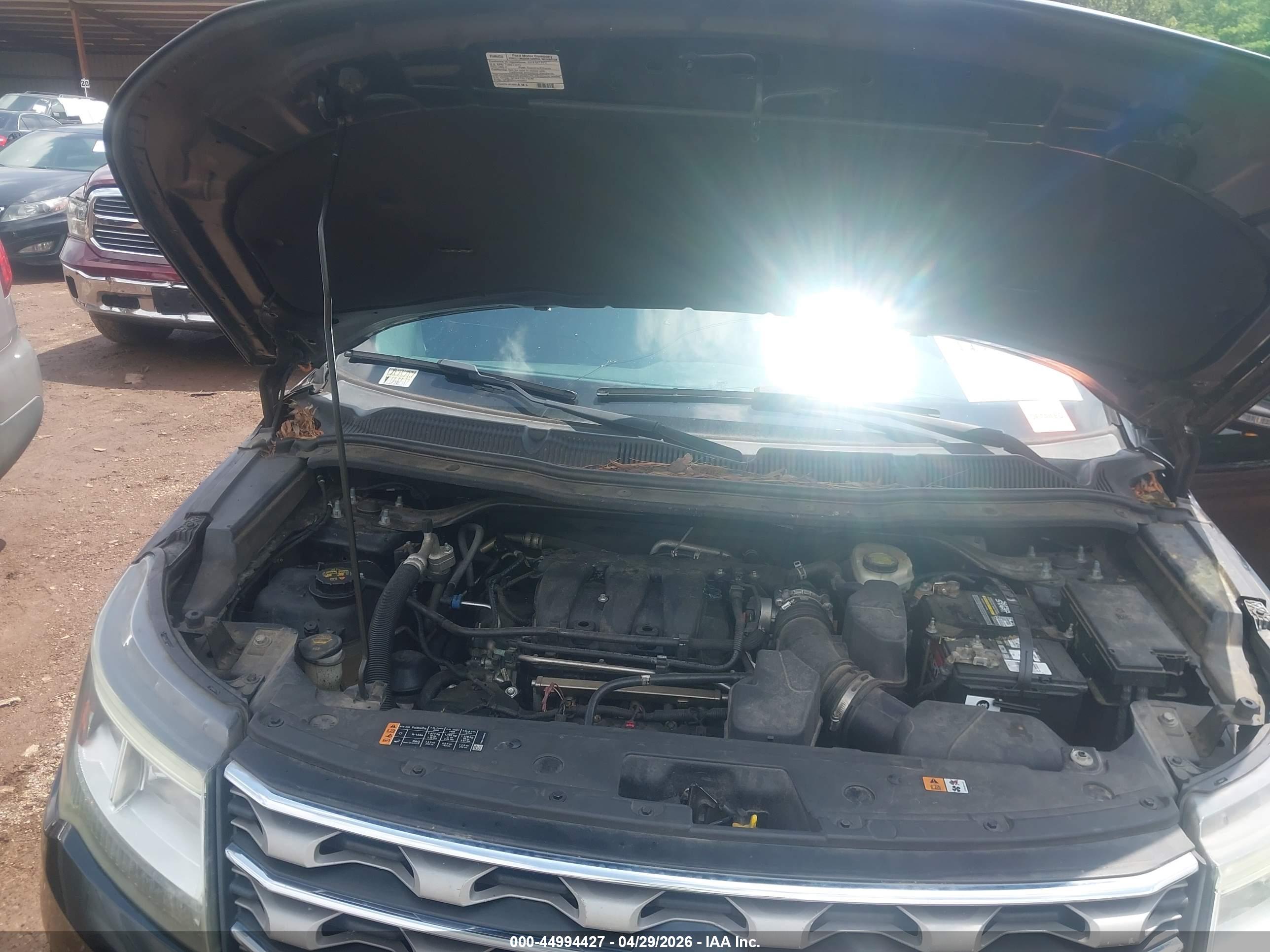 FORD EXPLORER image 10