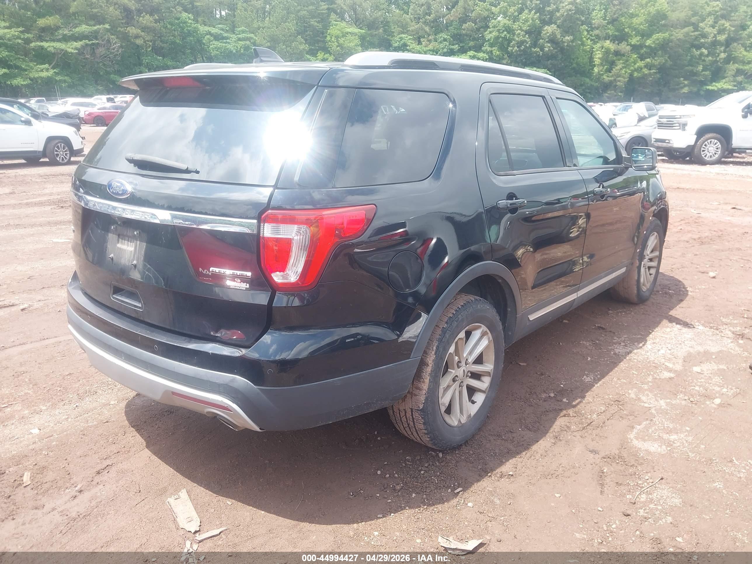 FORD EXPLORER image 4