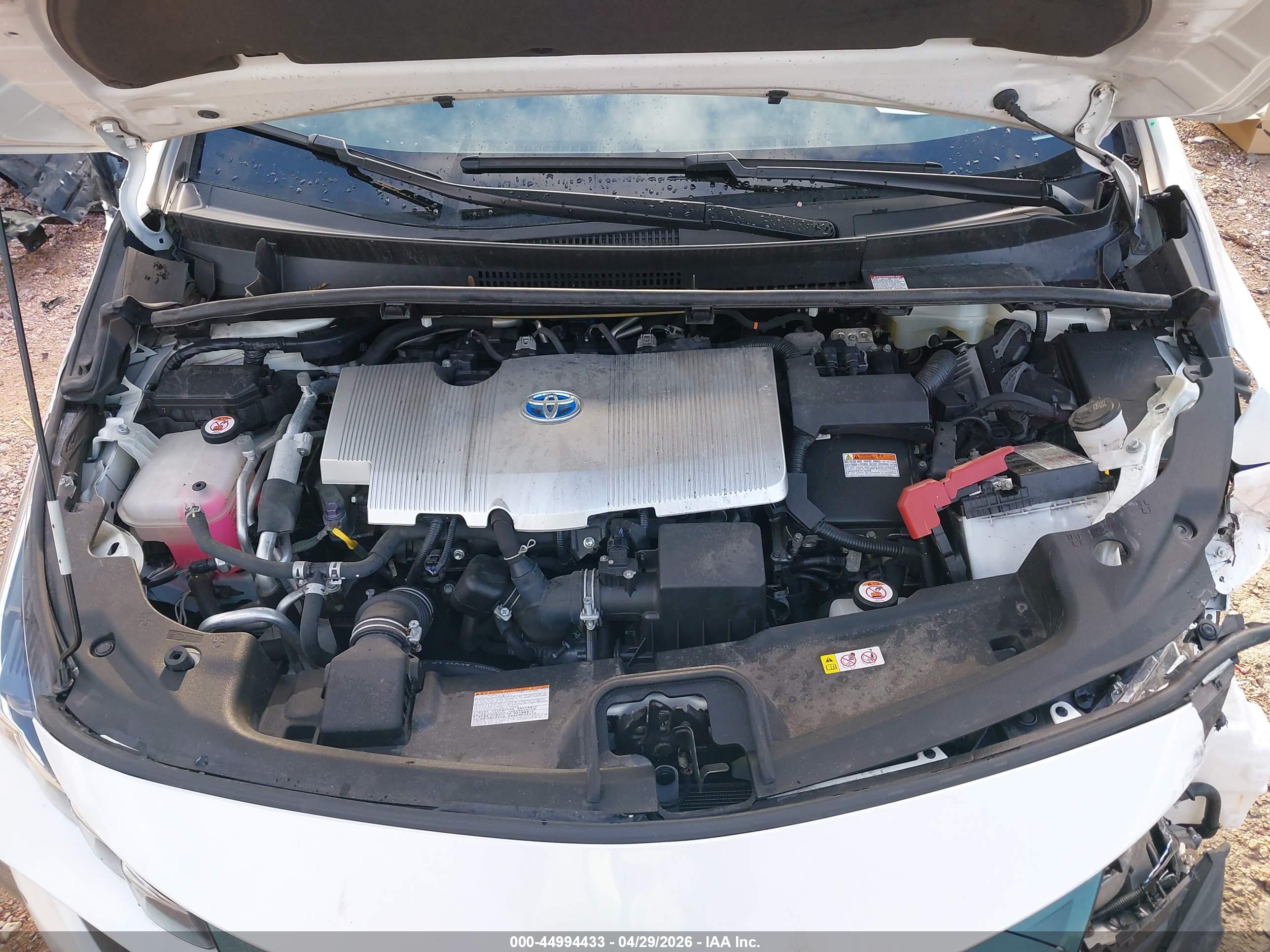 TOYOTA PRIUS image 10