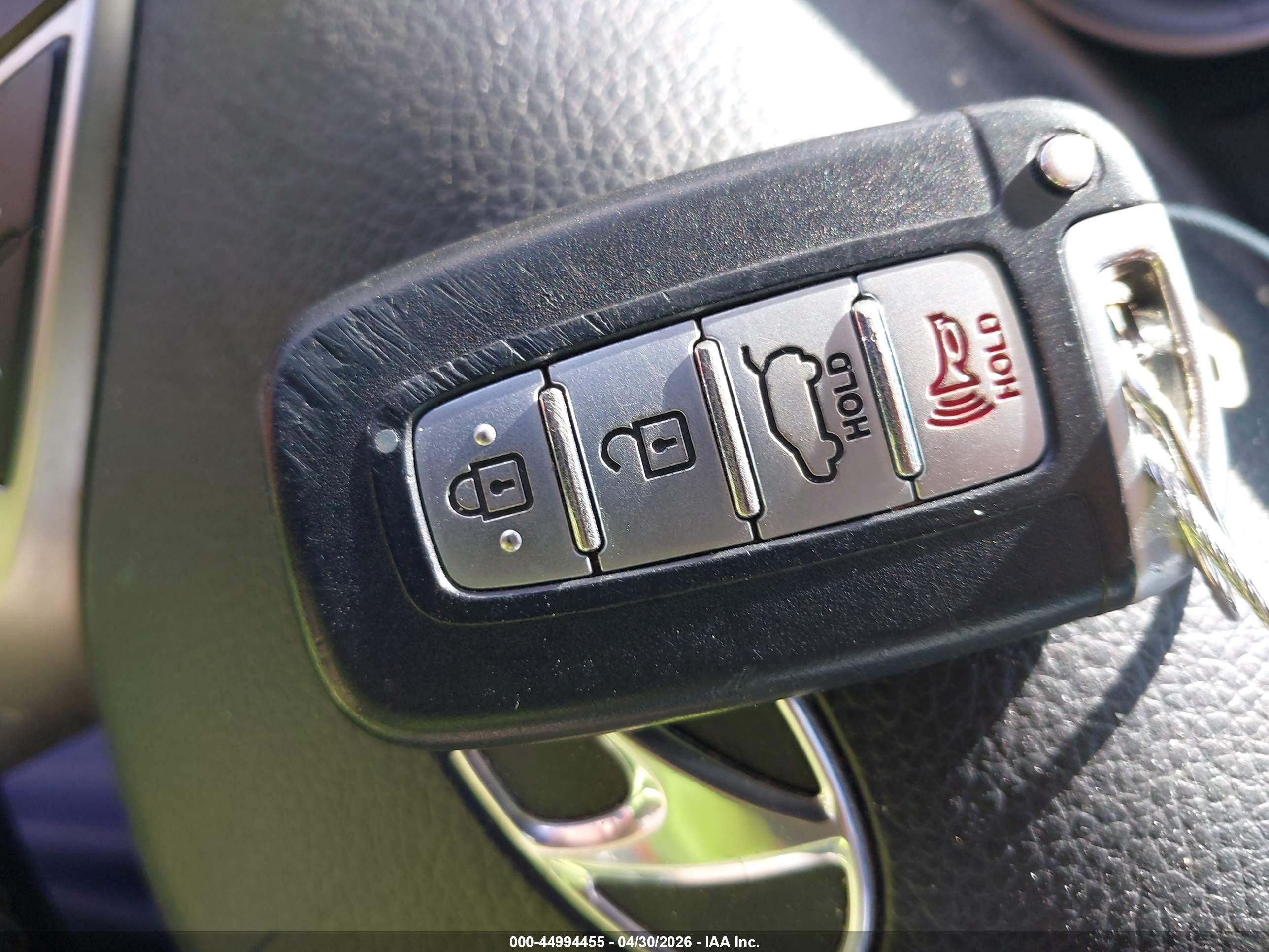 HYUNDAI ELANTRA image 11
