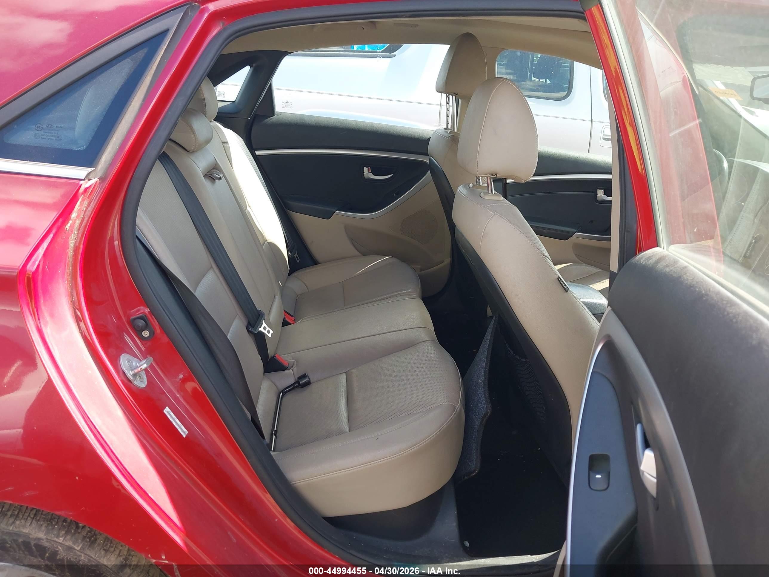 HYUNDAI ELANTRA image 8