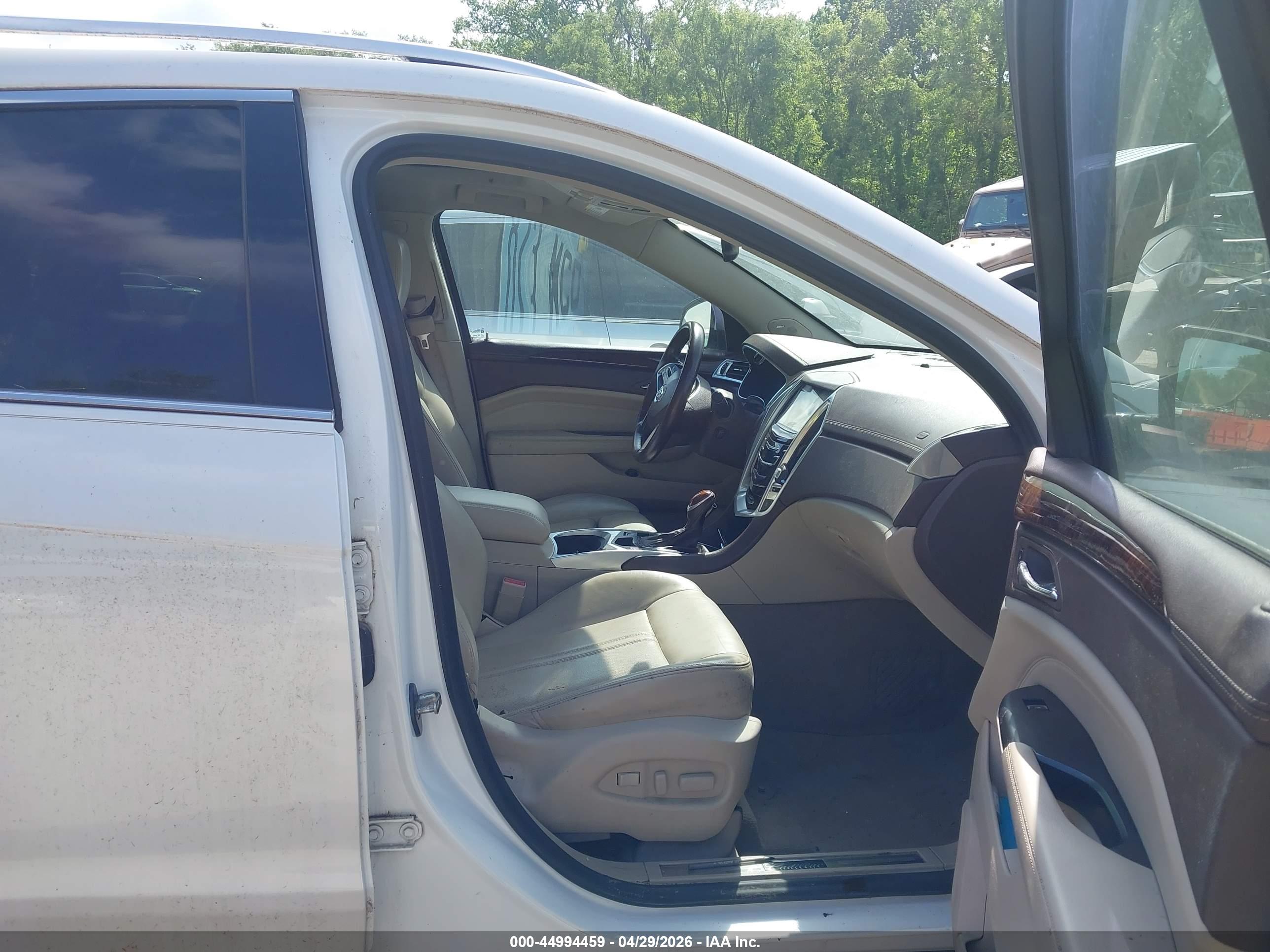 CADILLAC SRX image 5