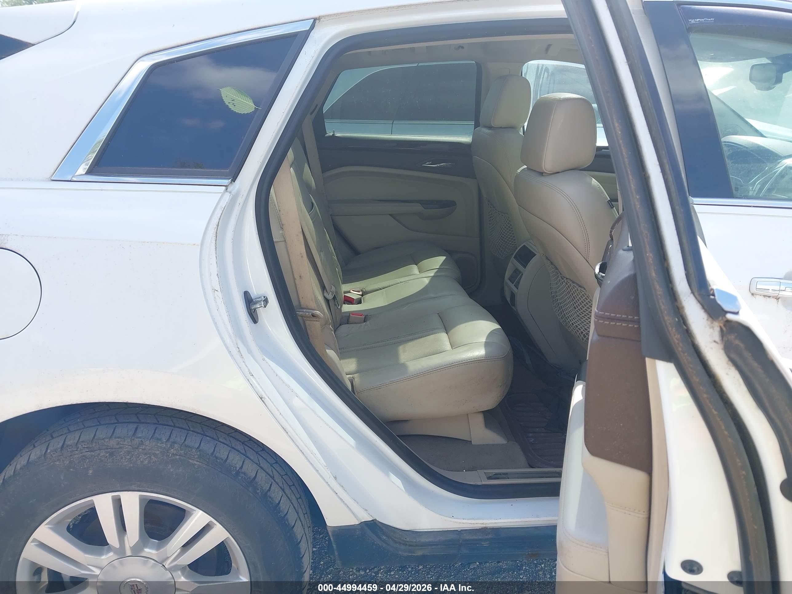 CADILLAC SRX image 8