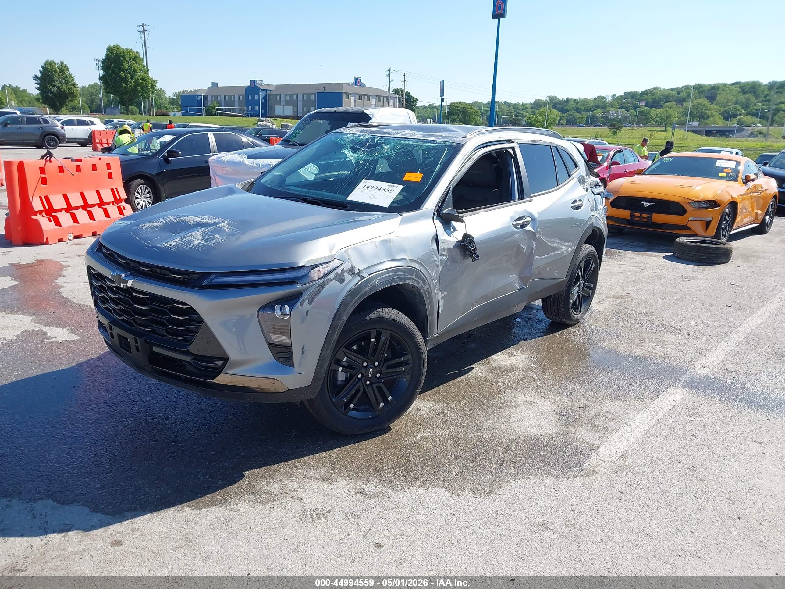 CHEVROLET TRAX image 2