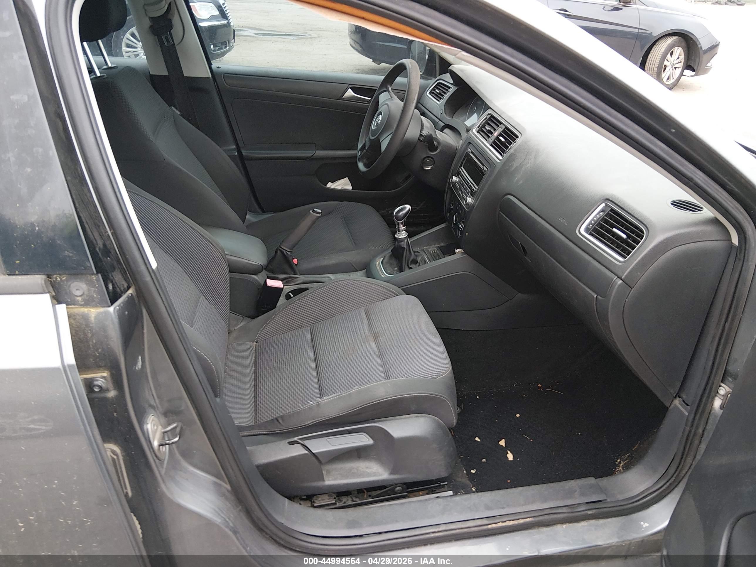 VOLKSWAGEN JETTA image 5