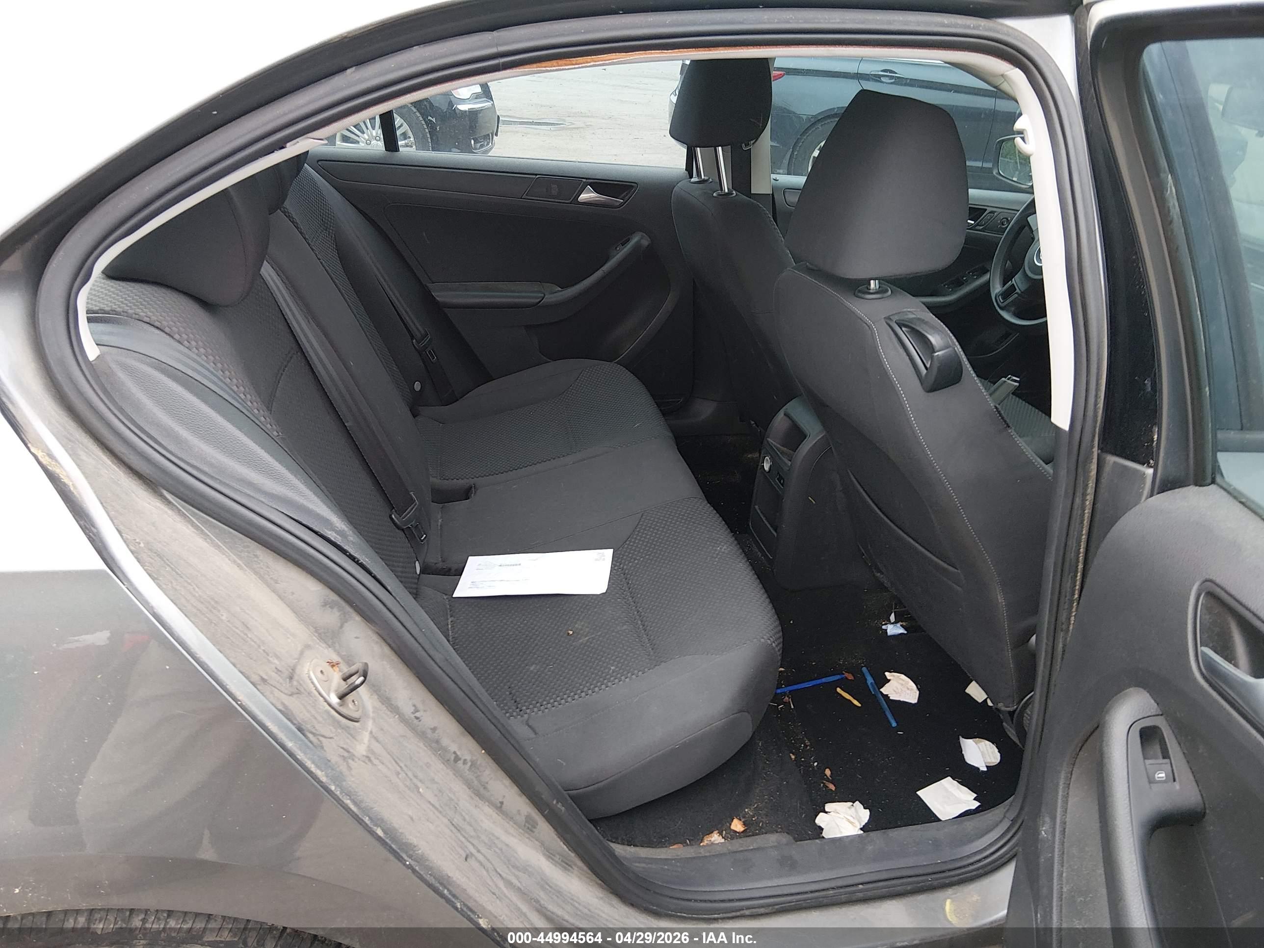 VOLKSWAGEN JETTA image 8