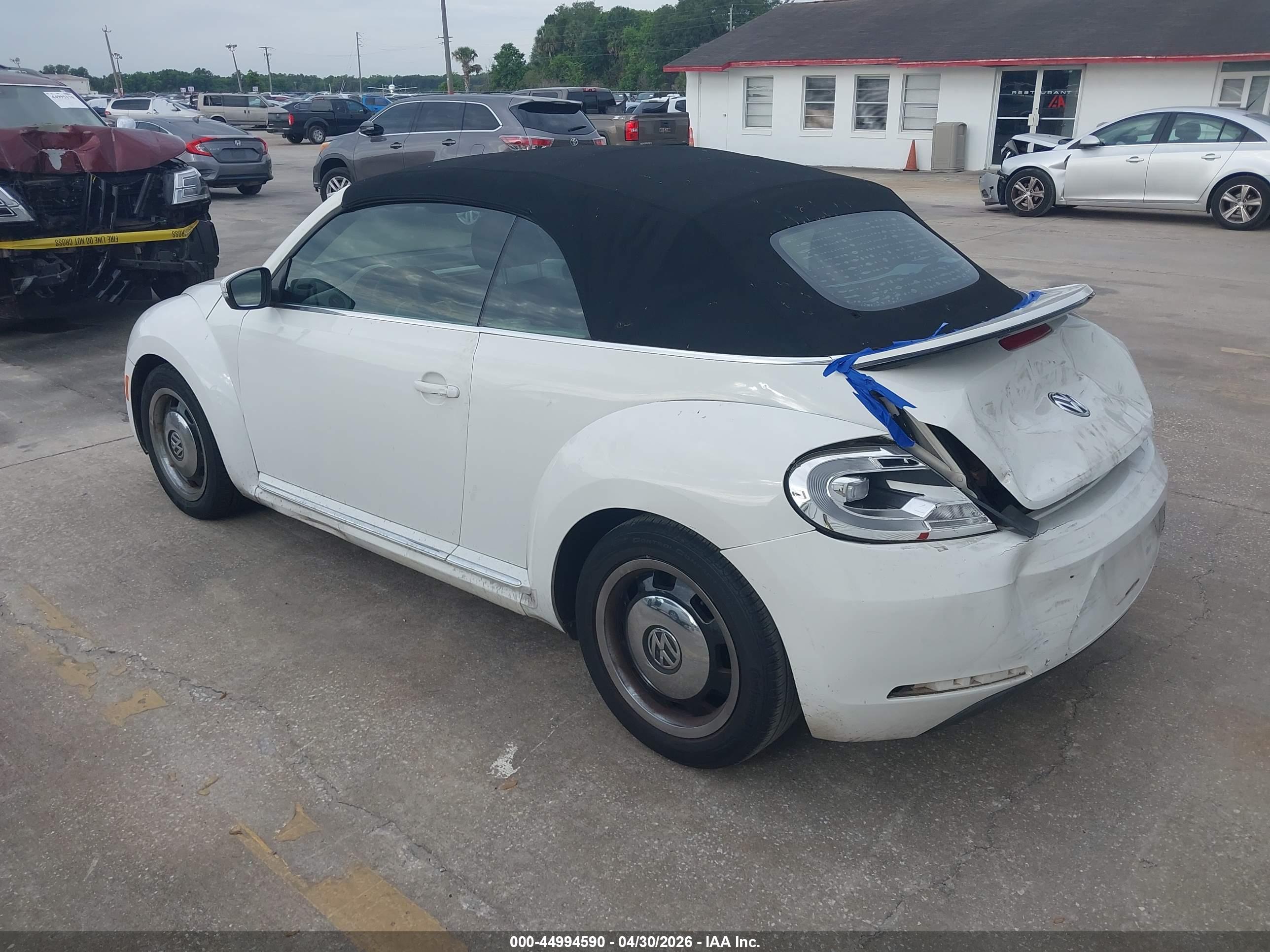 VOLKSWAGEN BEETLE image 3