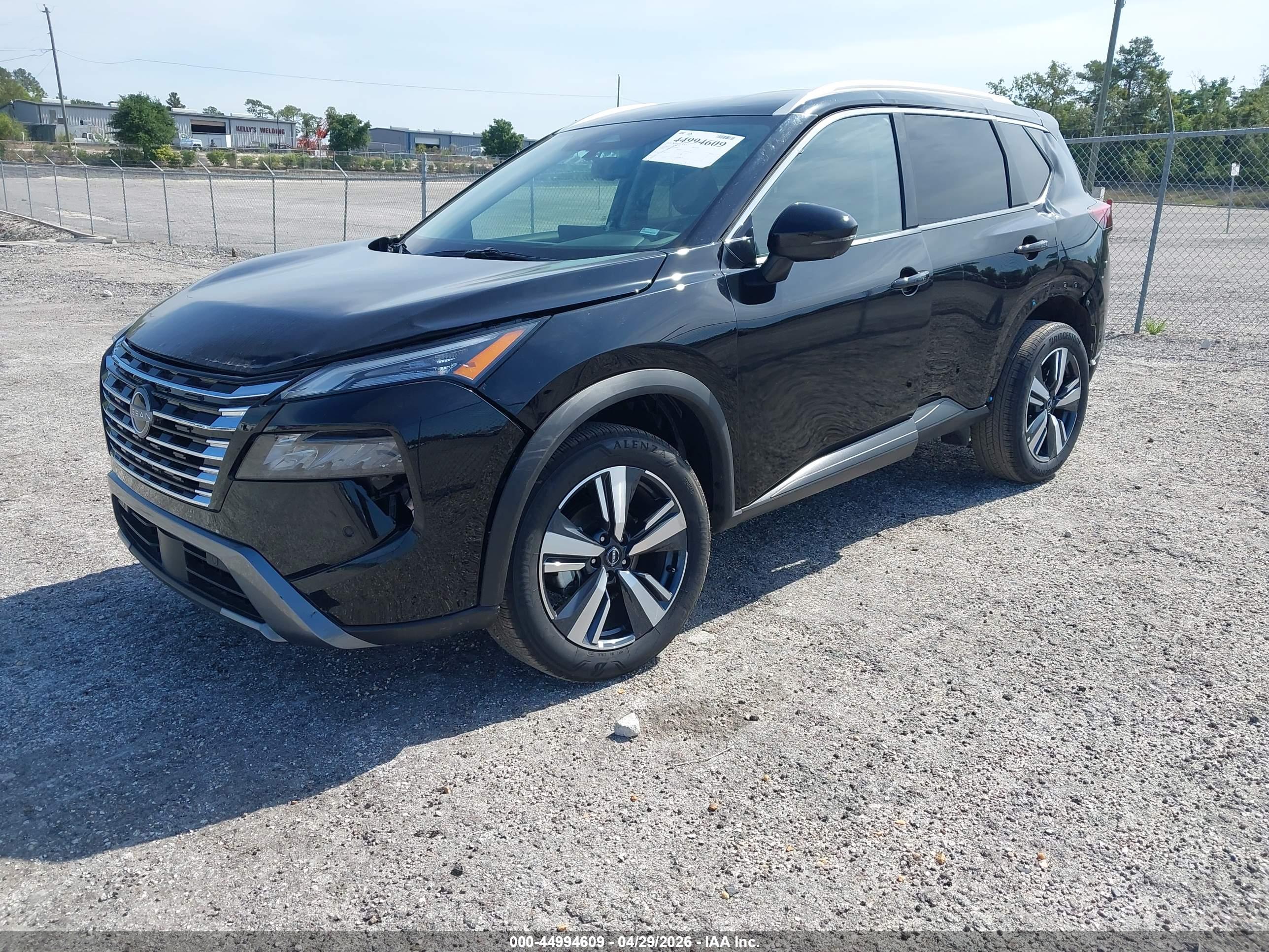 NISSAN ROGUE image 2