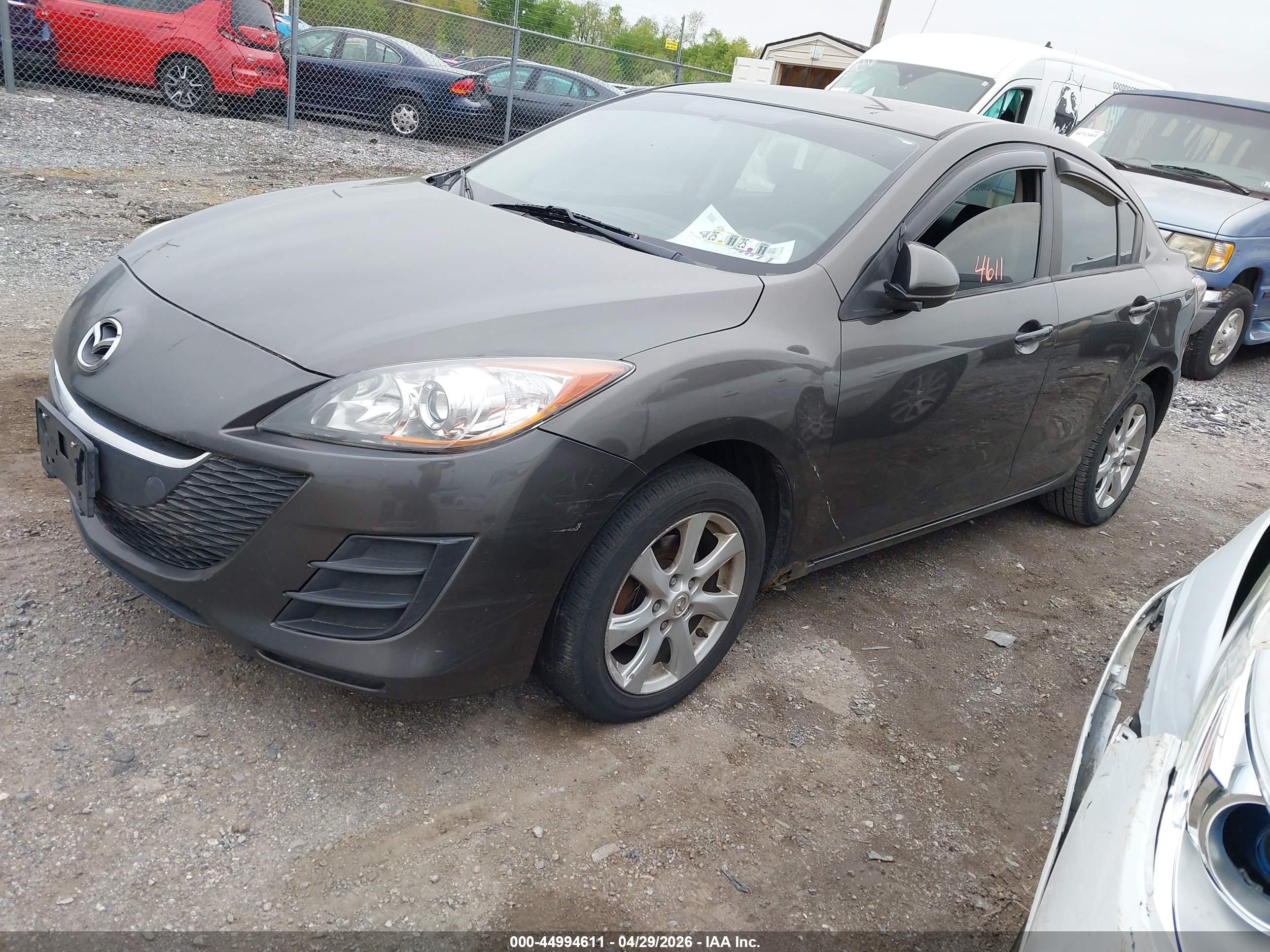 MAZDA MAZDA3 image 2