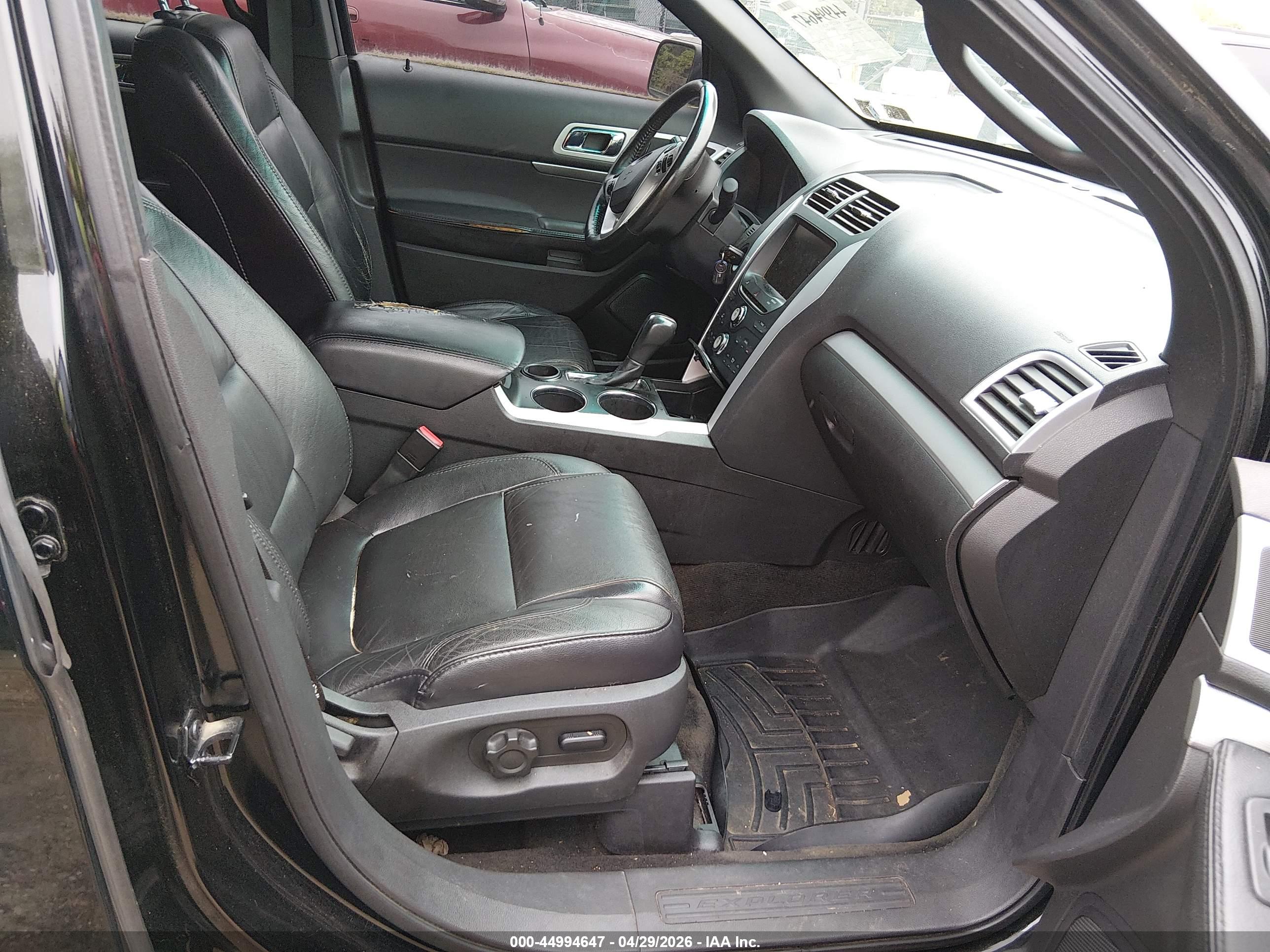 FORD EXPLORER image 5