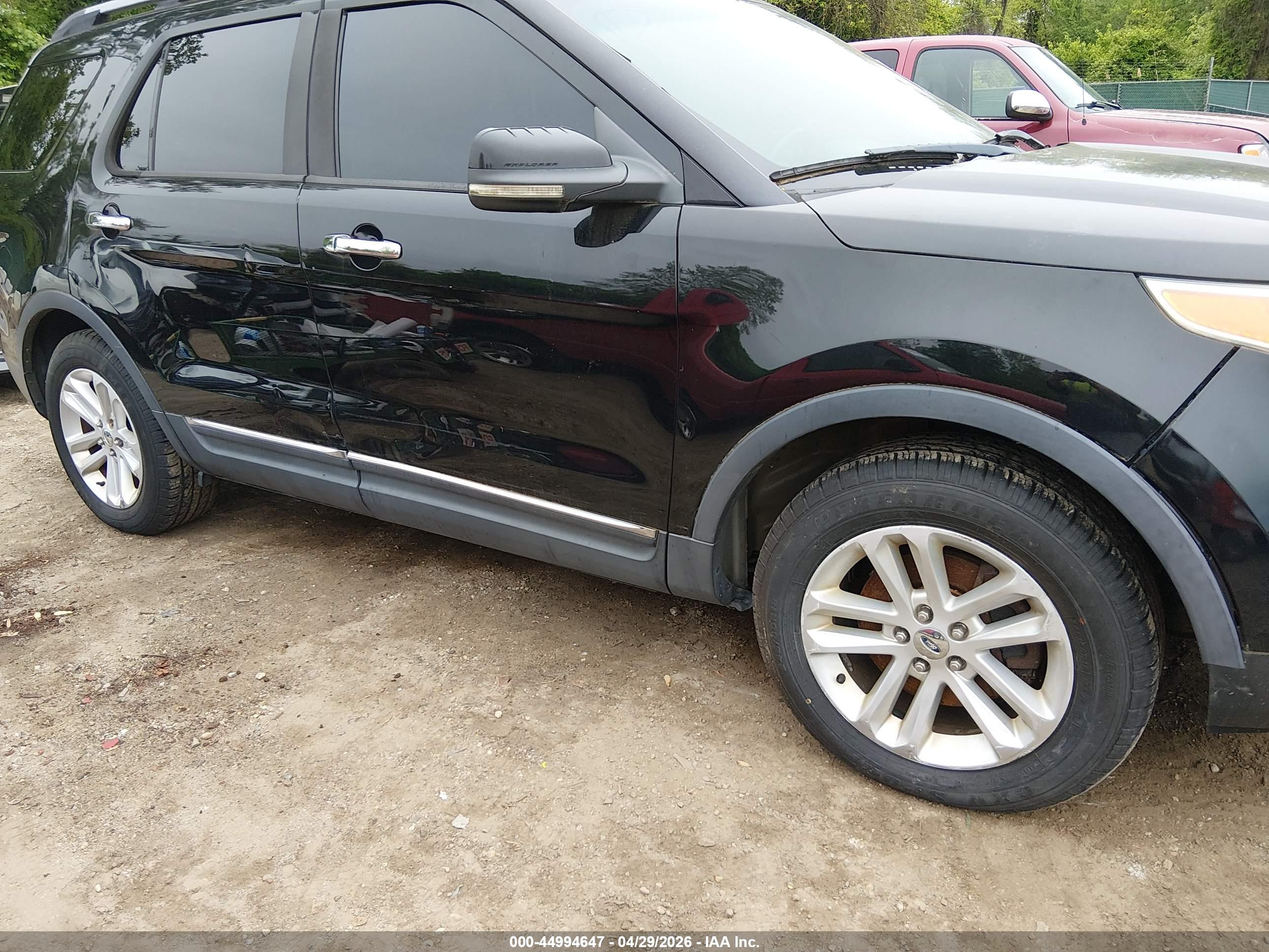 FORD EXPLORER image 6