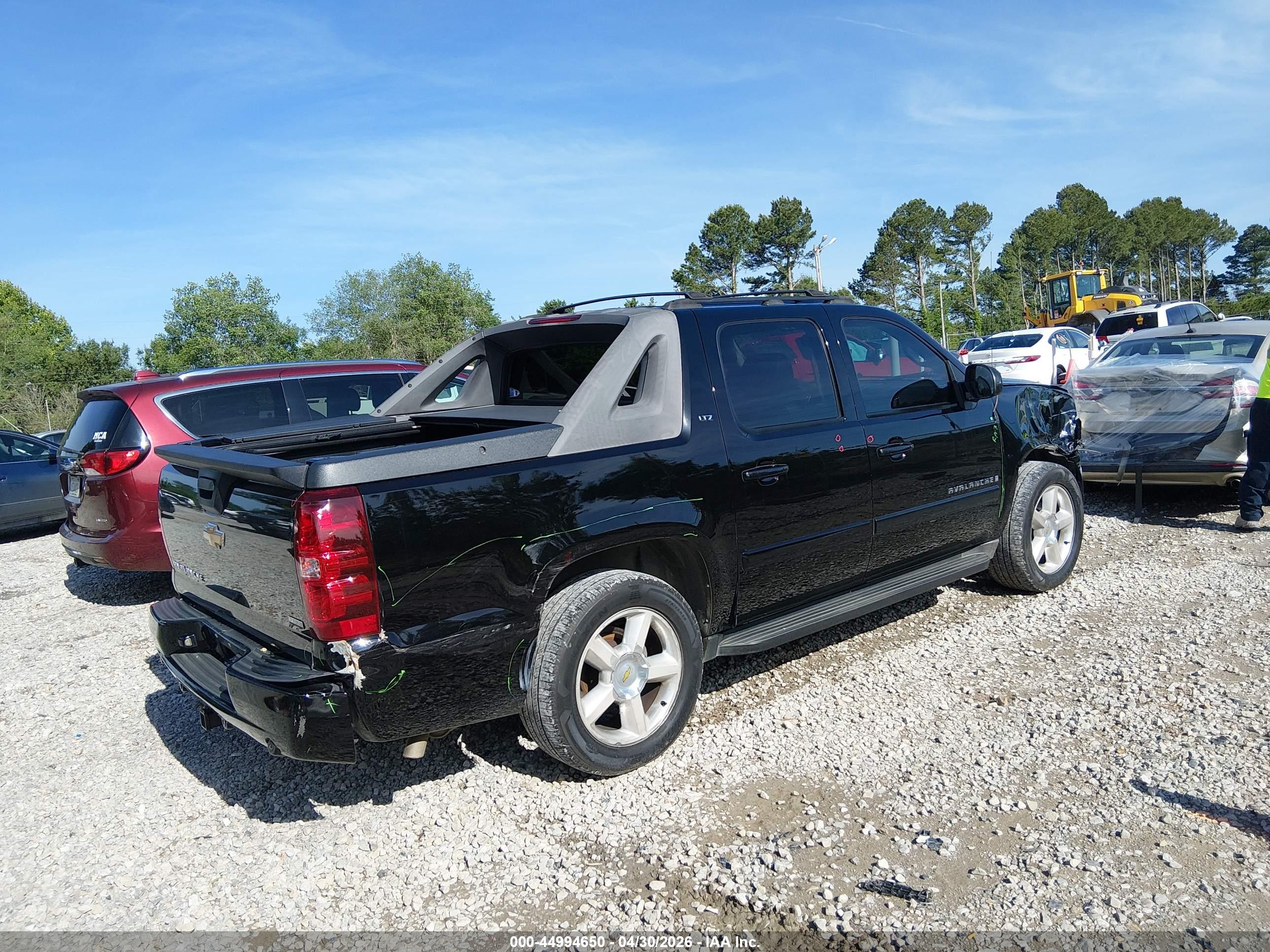 CHEVROLET AVALANCHE image 4