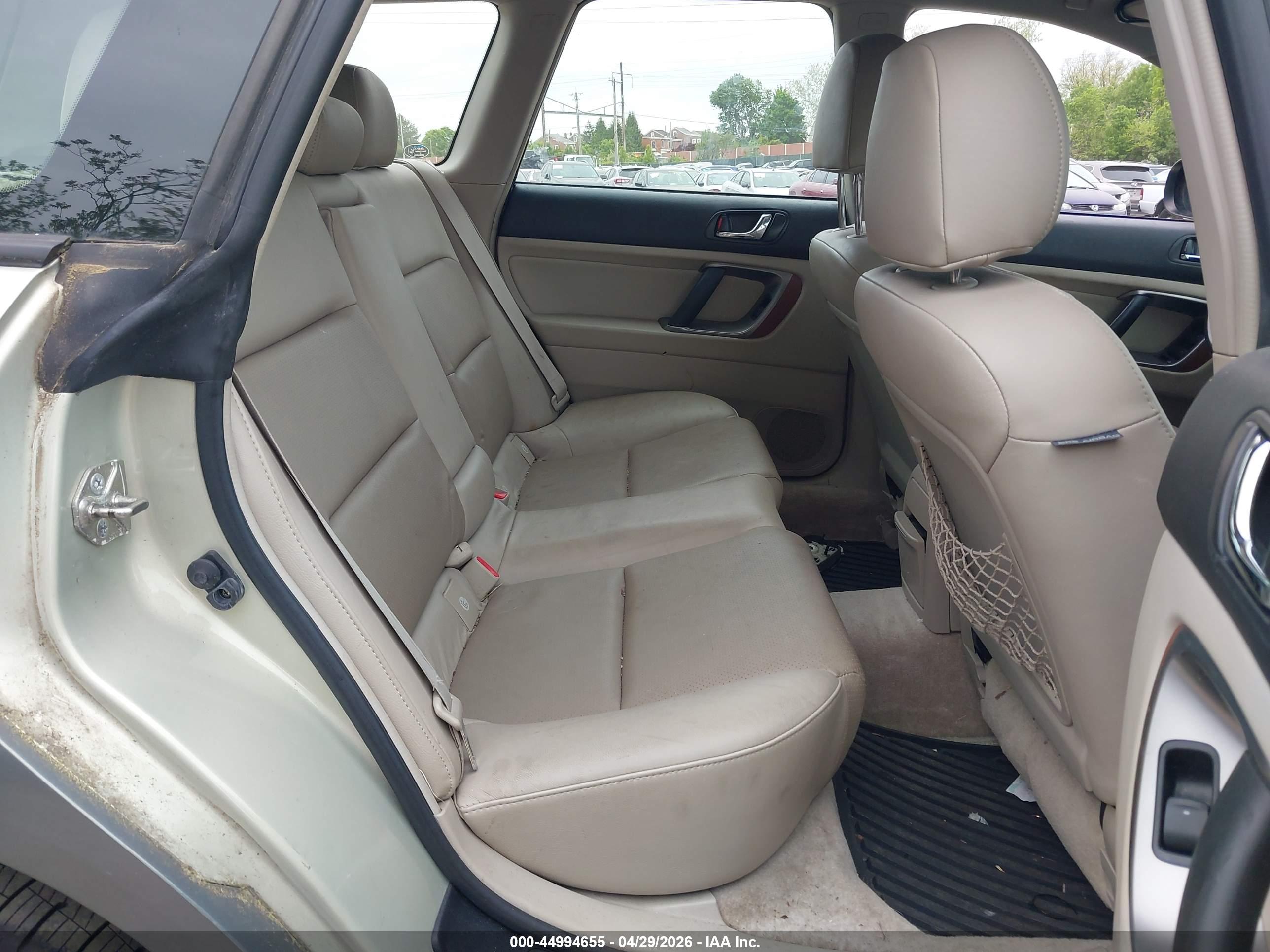 SUBARU OUTBACK image 8