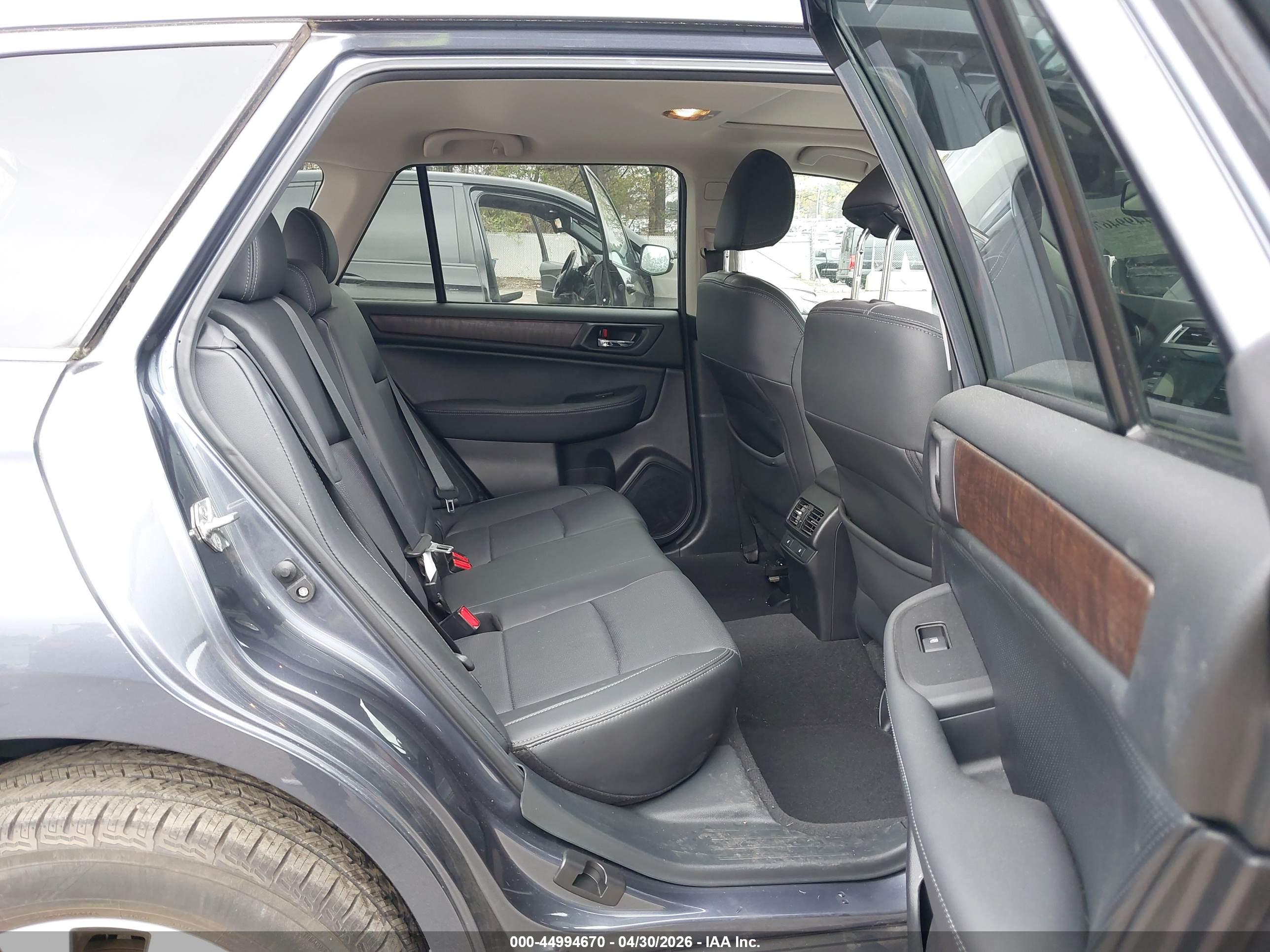 SUBARU OUTBACK image 8