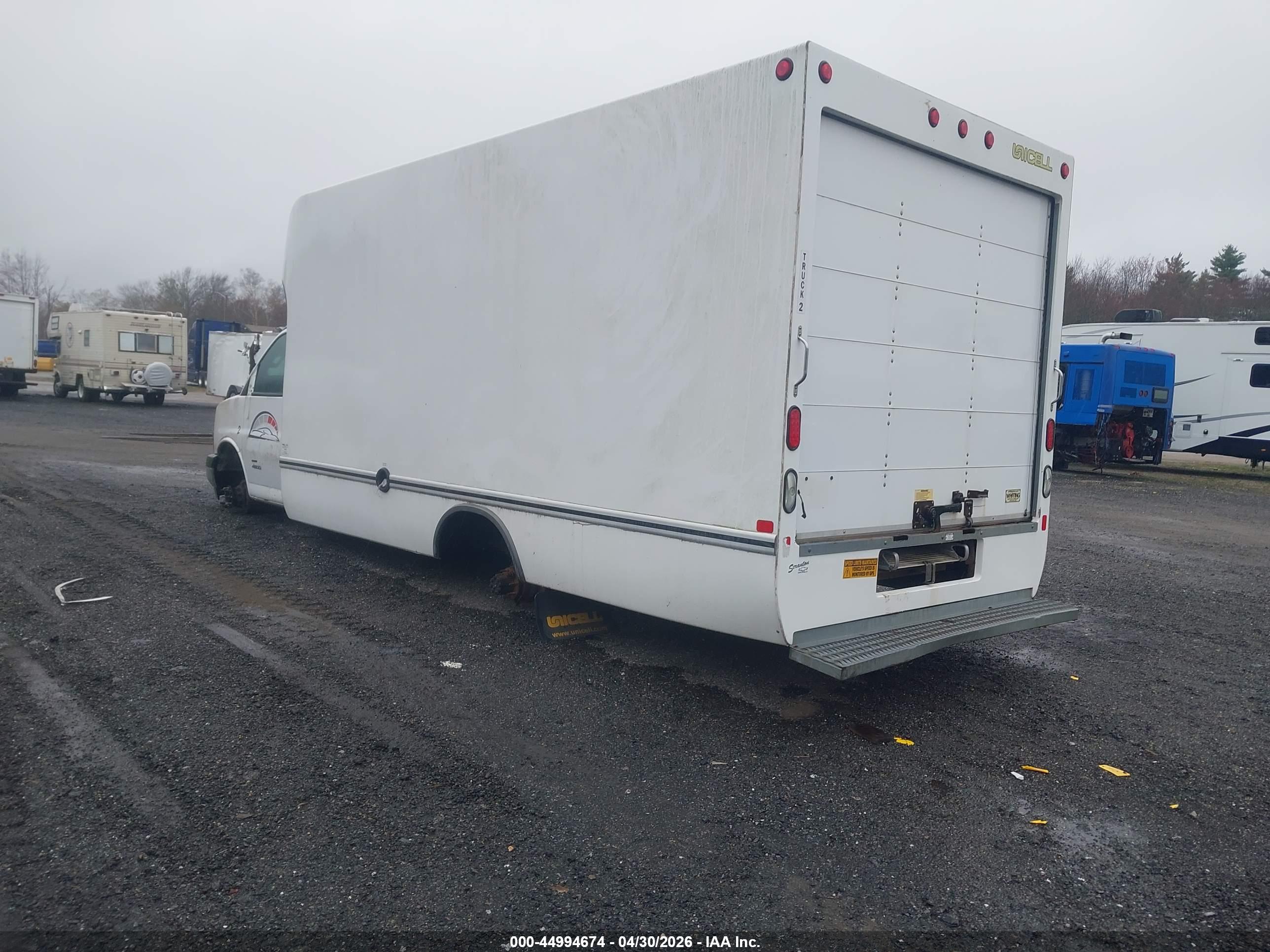 CHEVROLET EXPRESS image 3