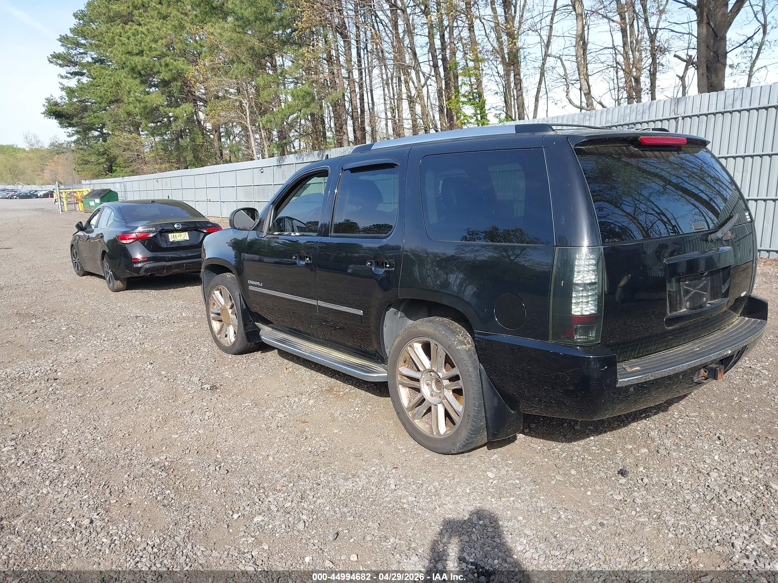 GMC YUKON image 3