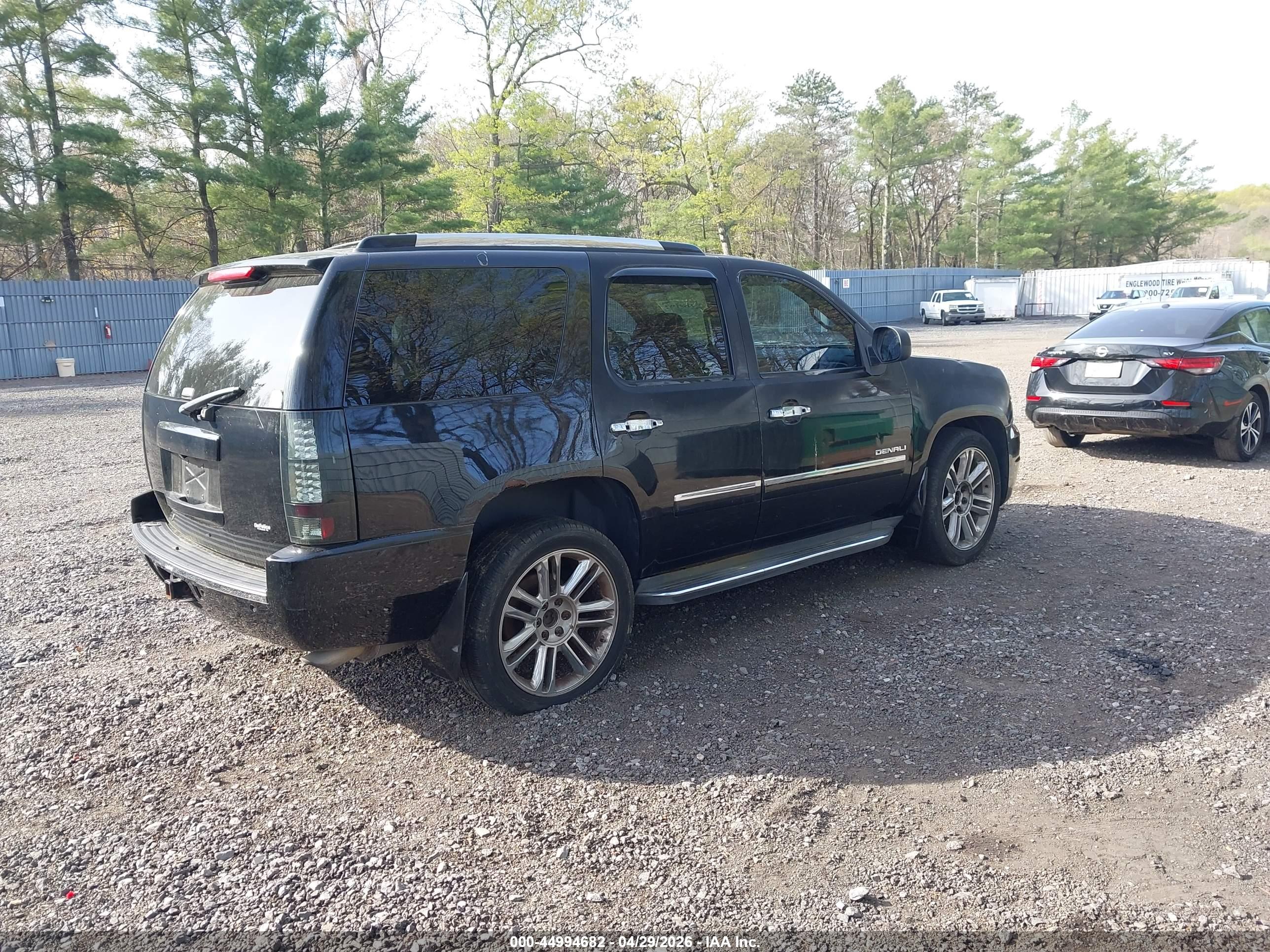 GMC YUKON image 4