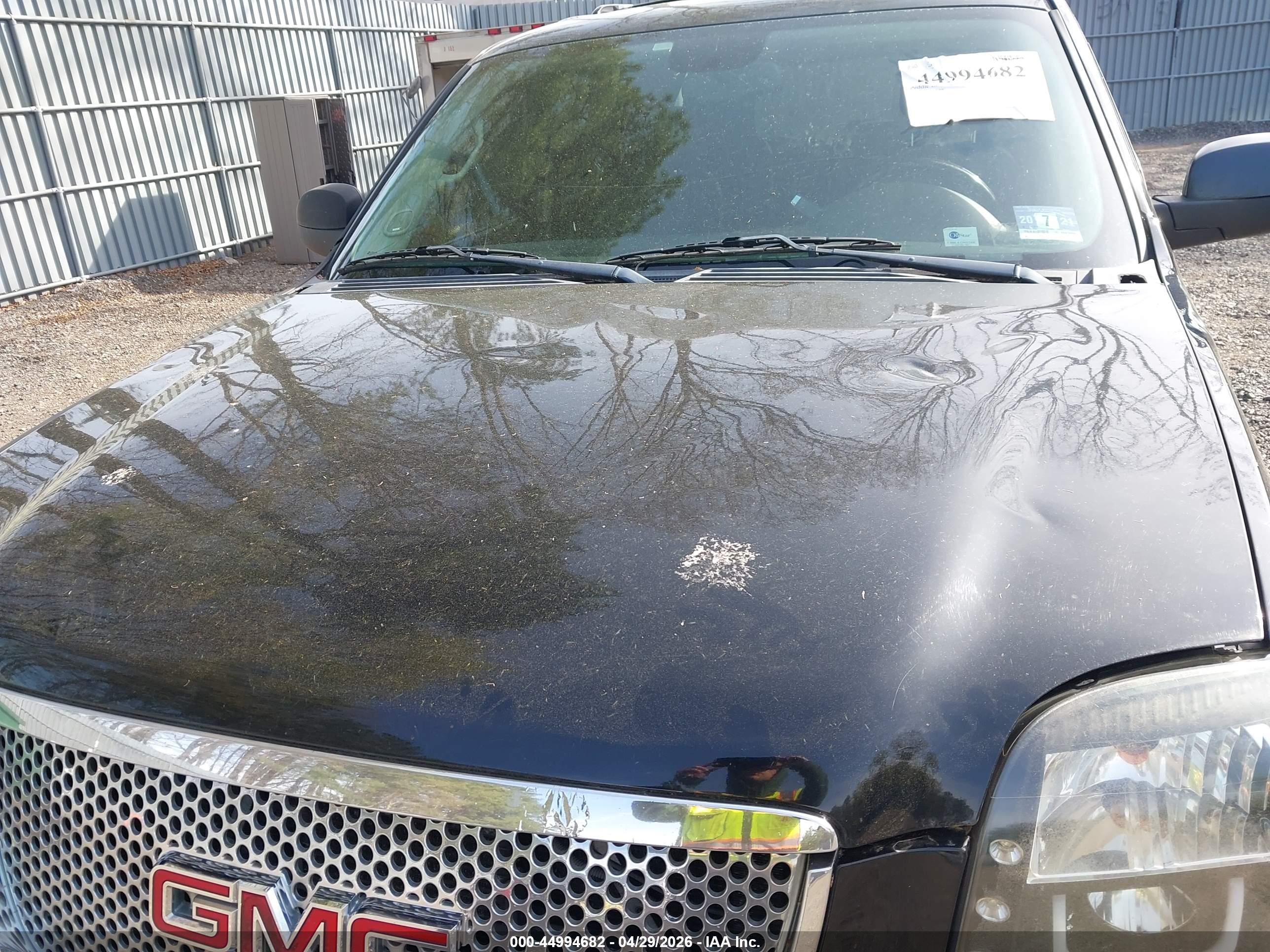 GMC YUKON image 6