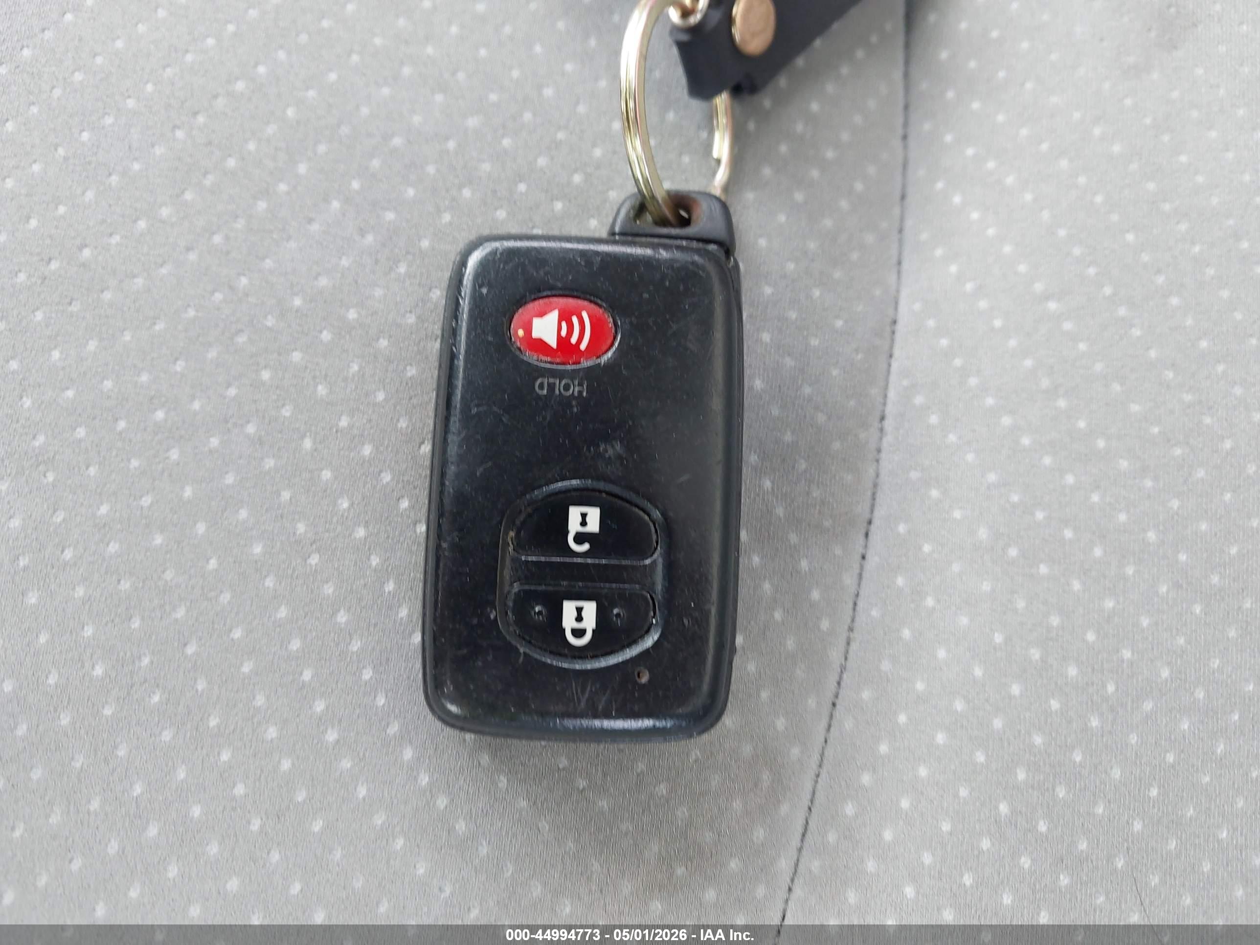 TOYOTA PRIUS image 11
