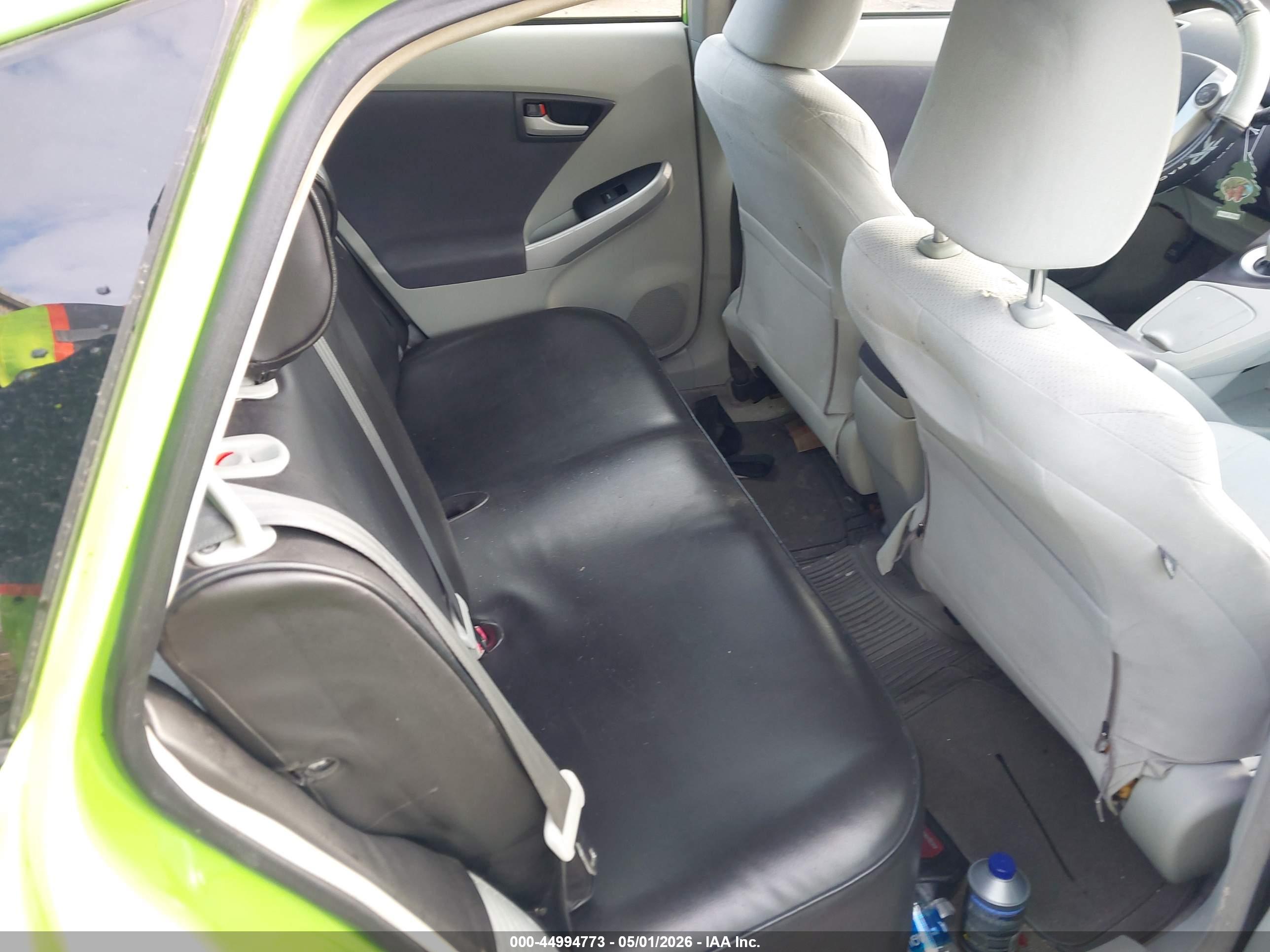 TOYOTA PRIUS image 8