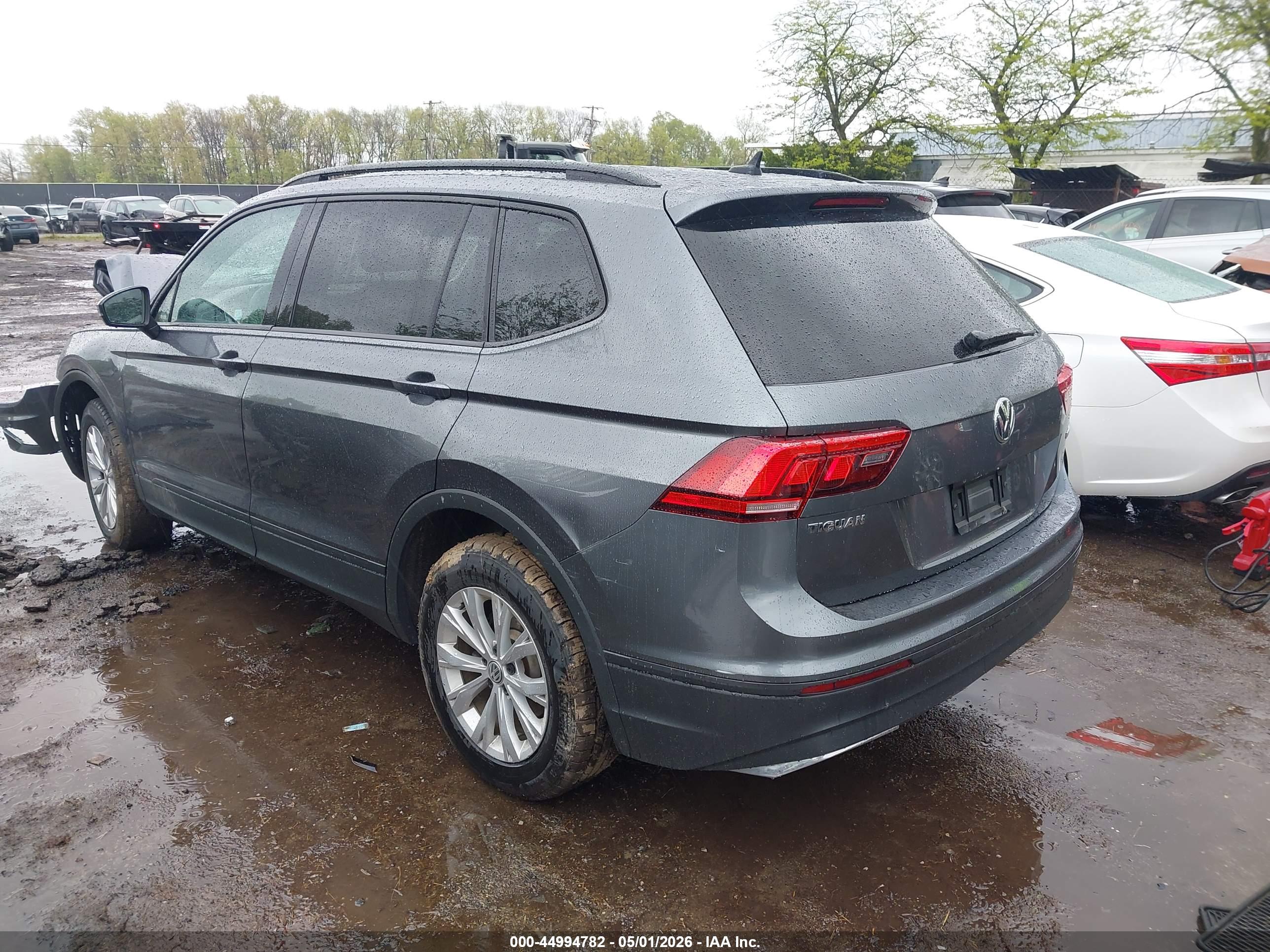 VOLKSWAGEN TIGUAN image 3