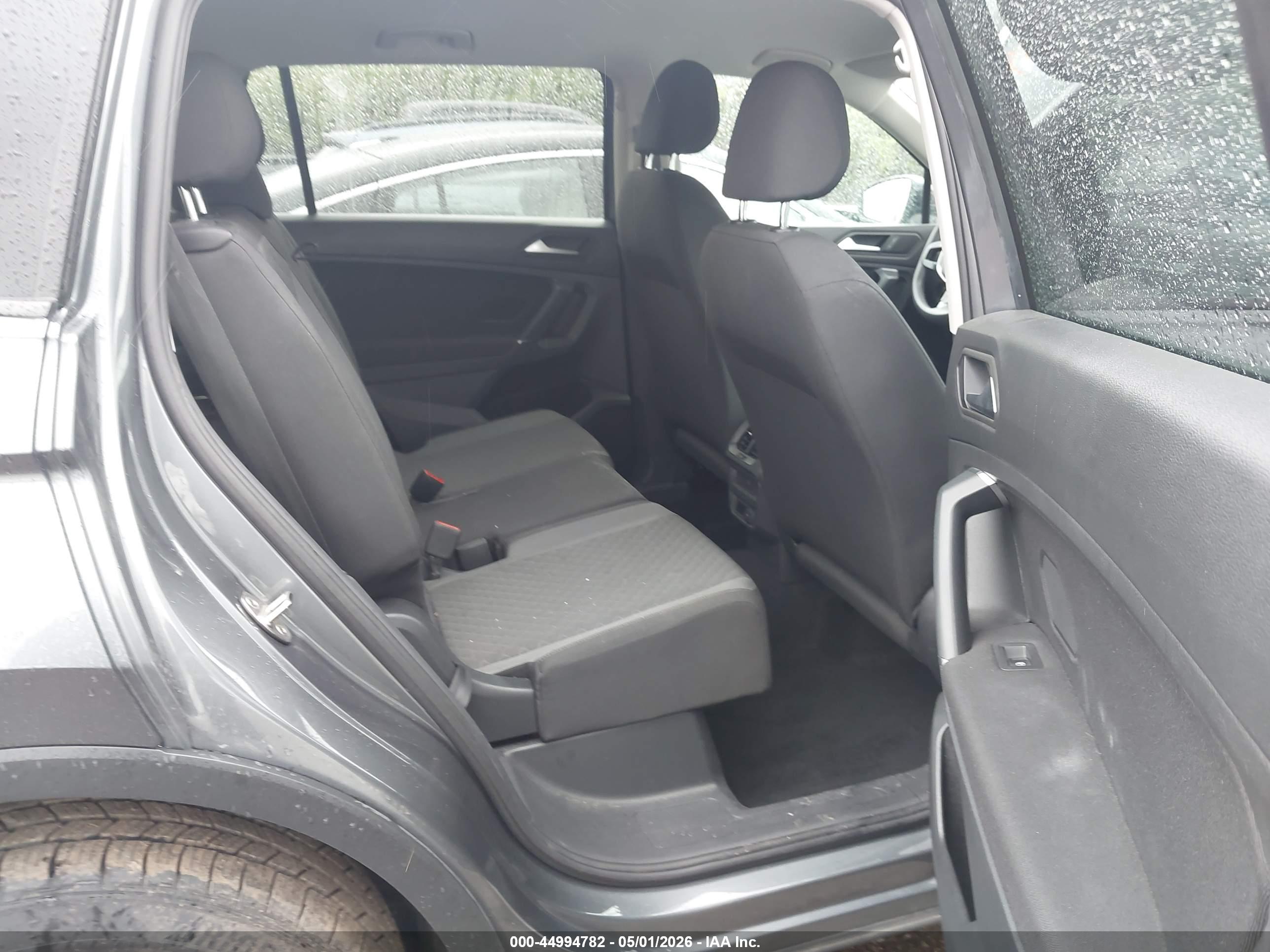 VOLKSWAGEN TIGUAN image 8