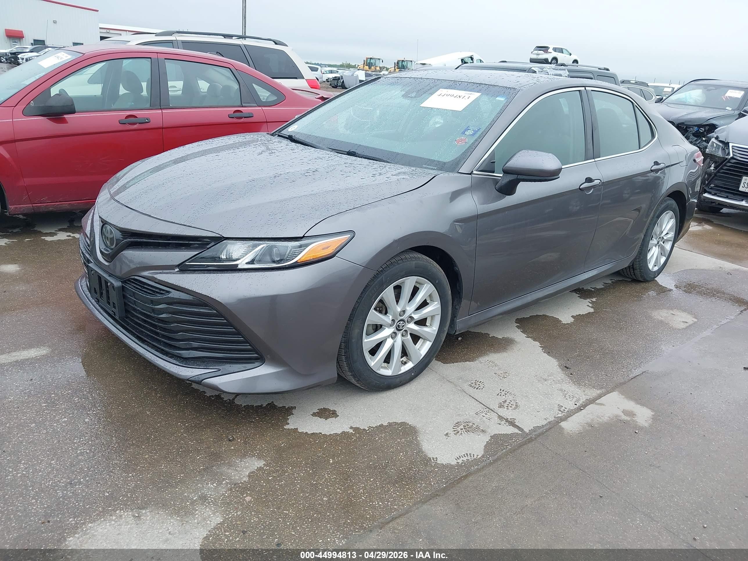 TOYOTA CAMRY image 2