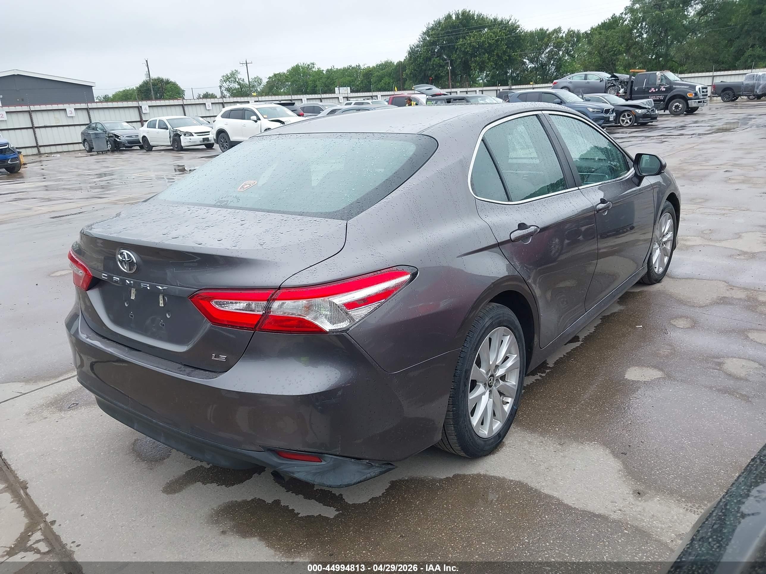 TOYOTA CAMRY image 4
