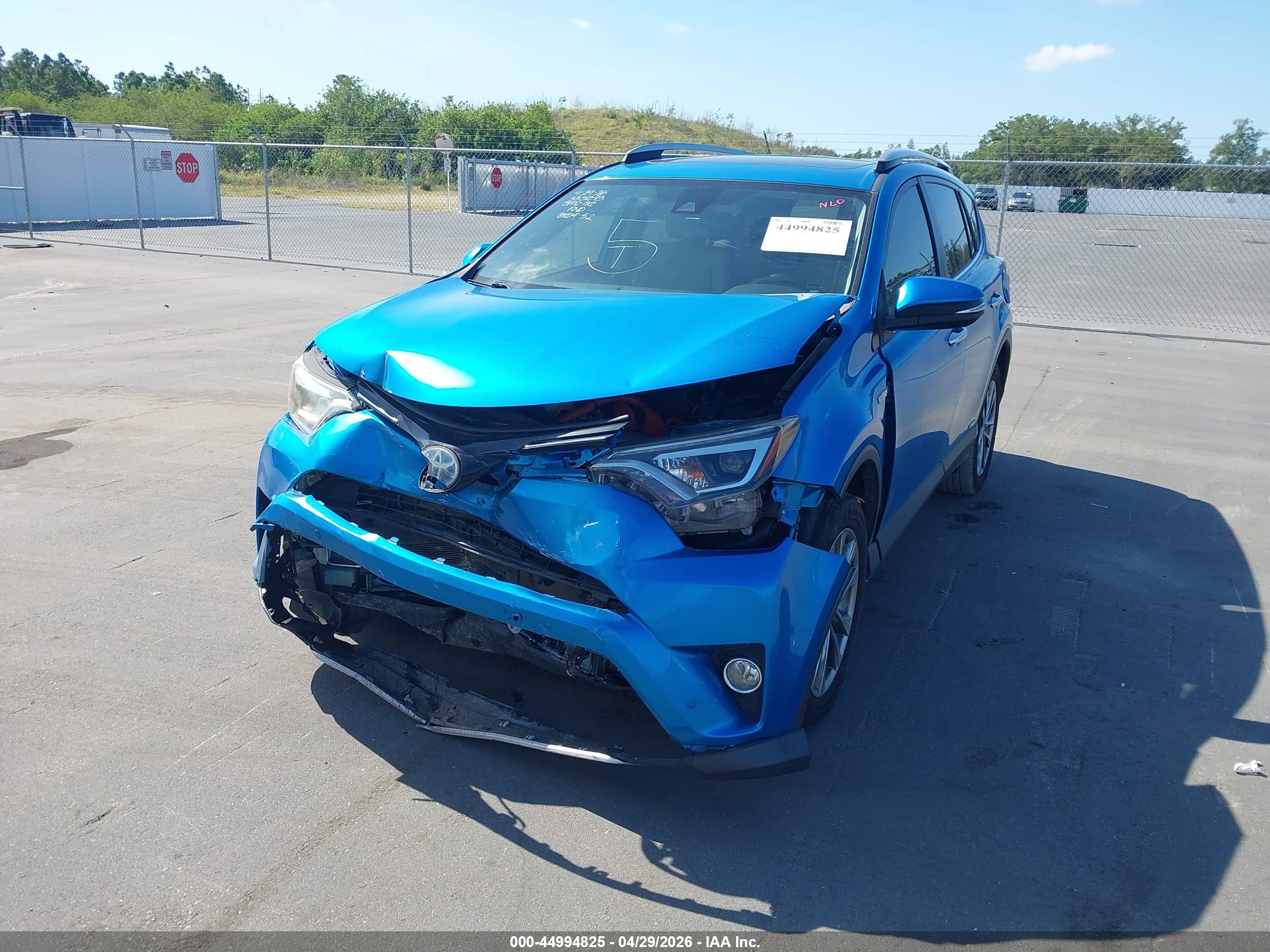 TOYOTA RAV4 image 2