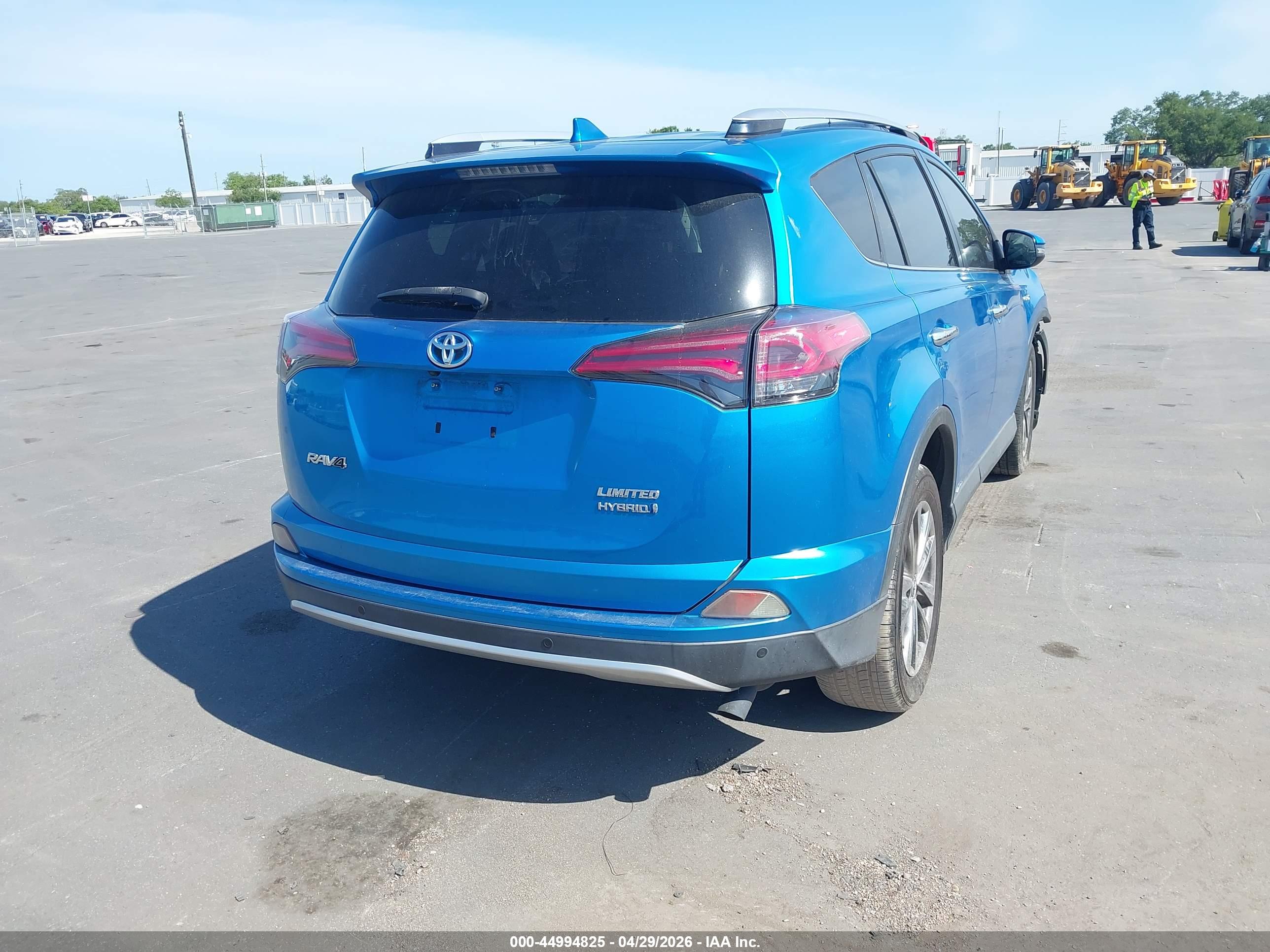 TOYOTA RAV4 image 4
