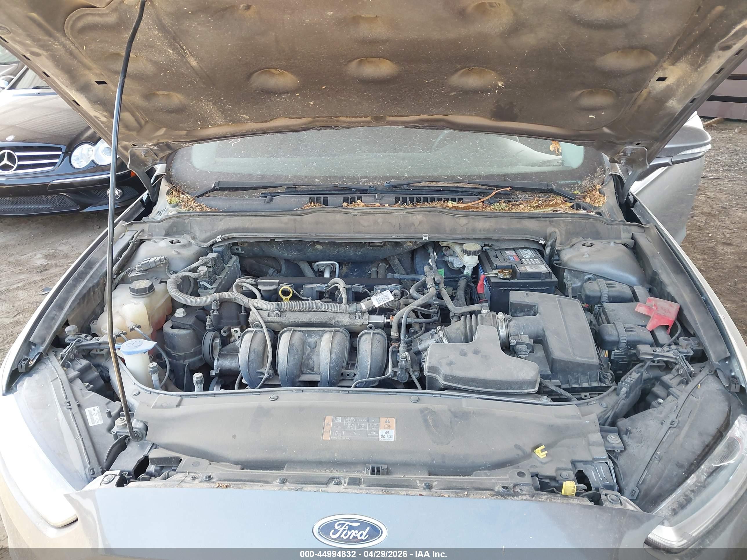 FORD FUSION image 10