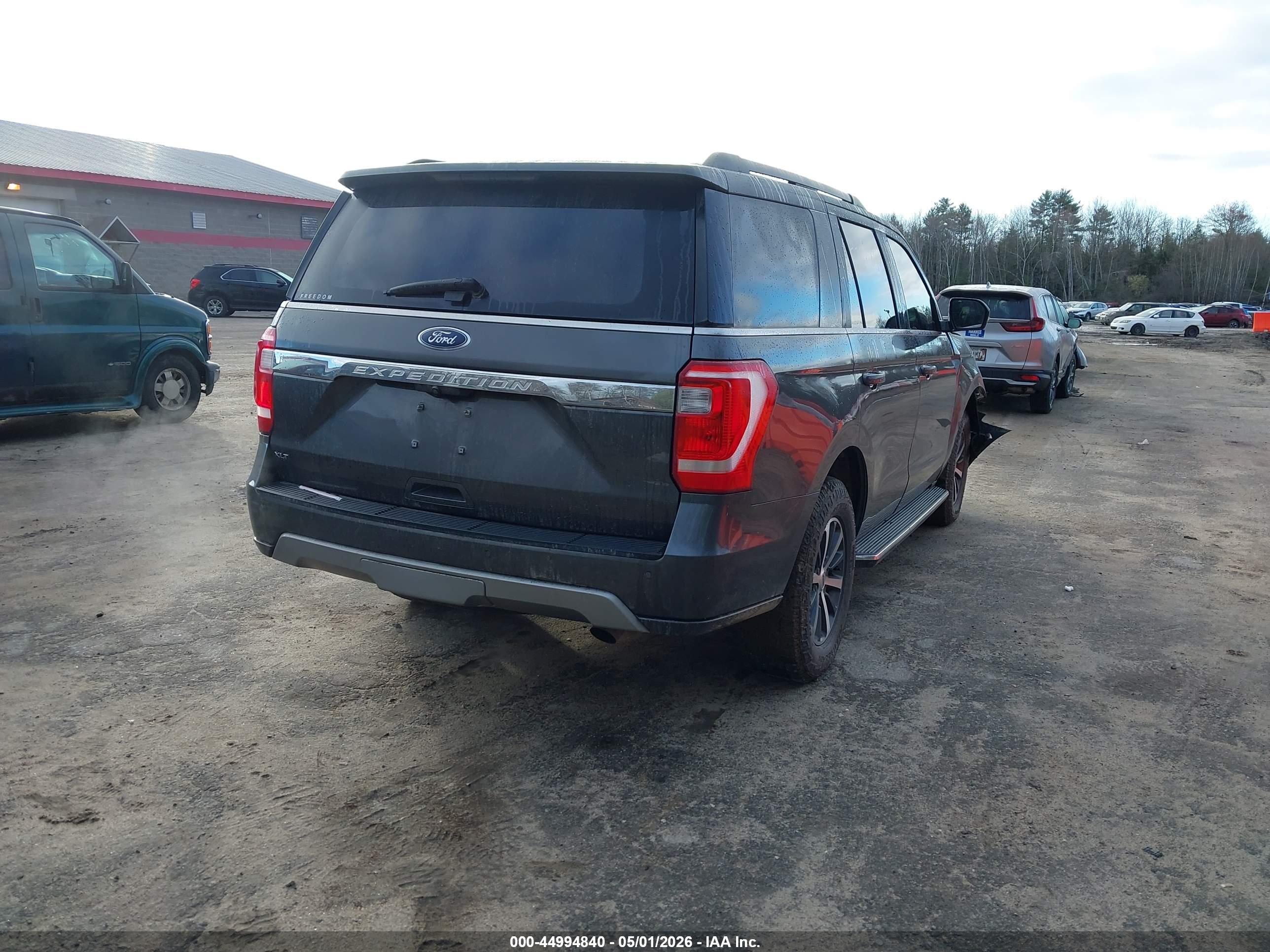 FORD EXPEDITION image 4