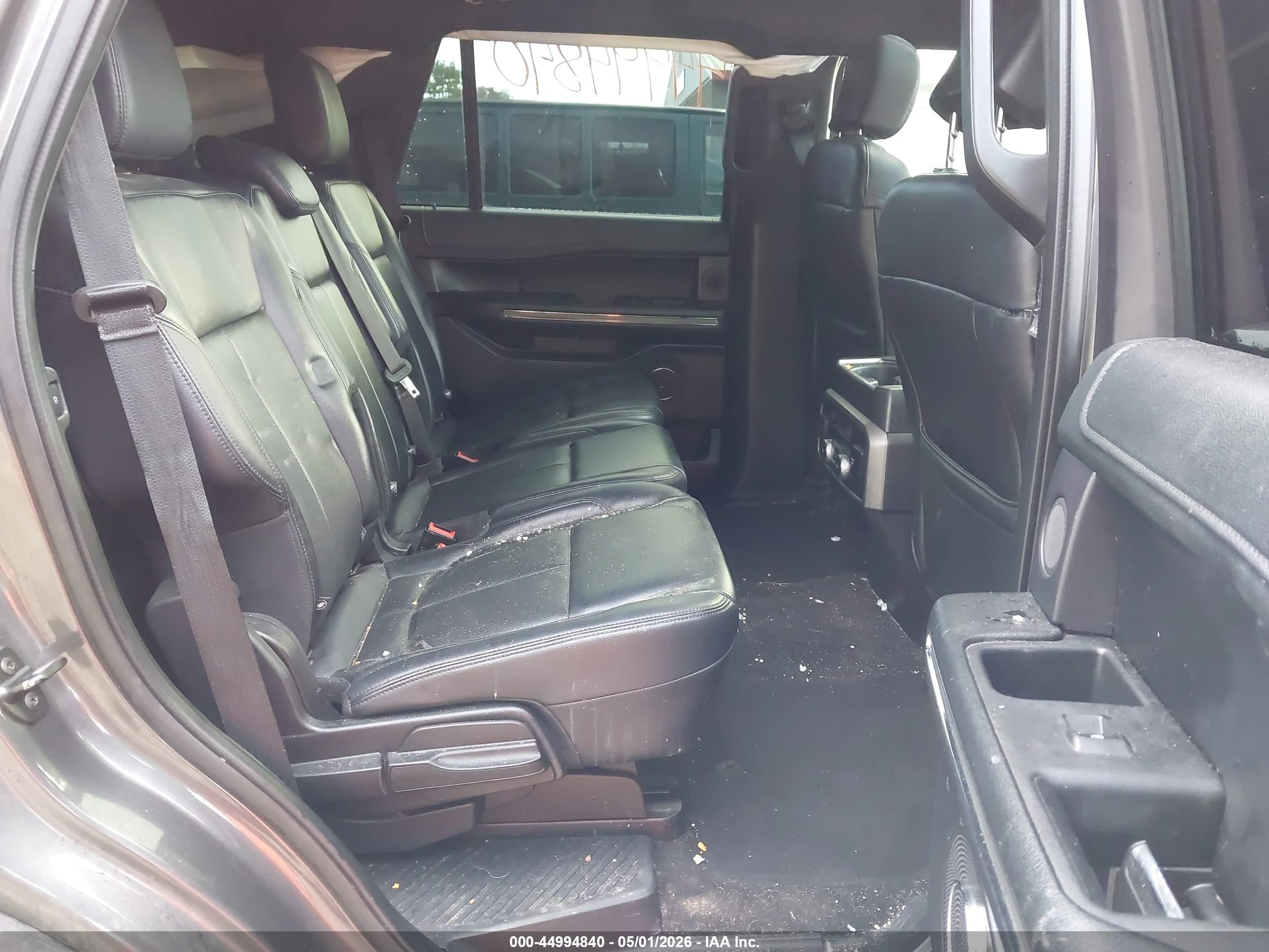 FORD EXPEDITION image 8